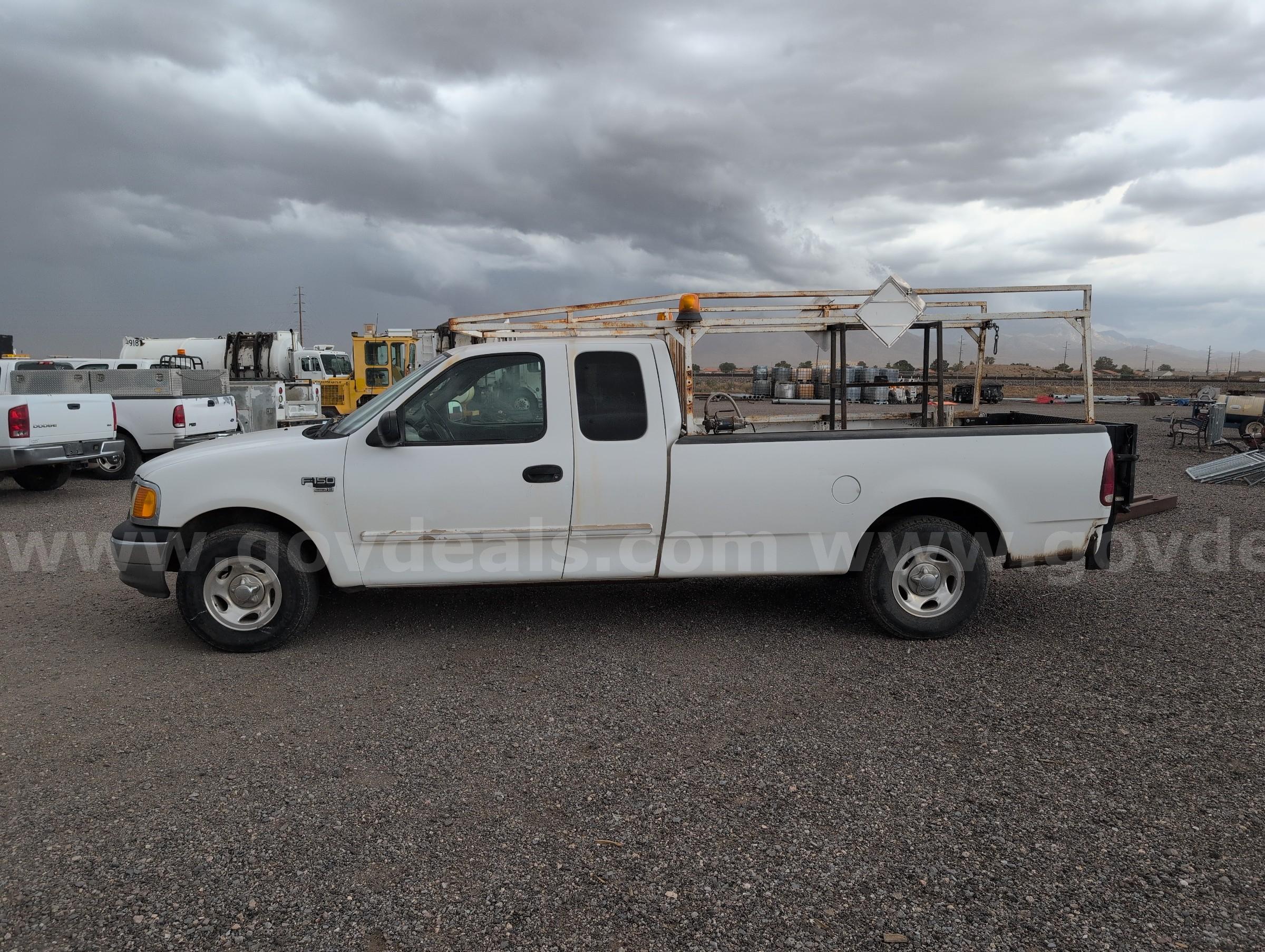 2004 Ford F-150 Heritage XL SuperCab Long Bed 2WD