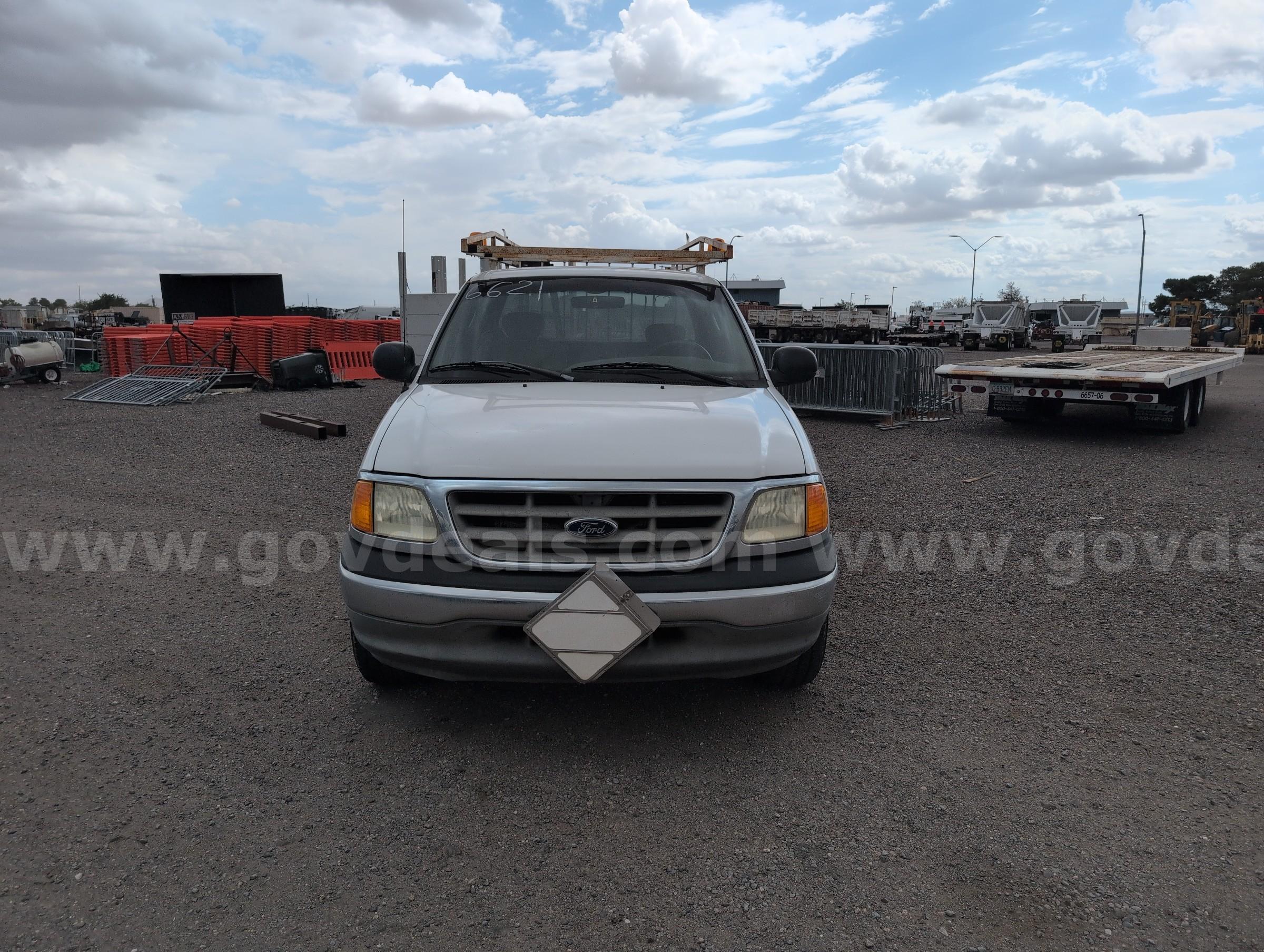 2004 Ford F-150 Heritage XL SuperCab Long Bed 2WD Ford F-150 Government Surplus Auction - Photo #2