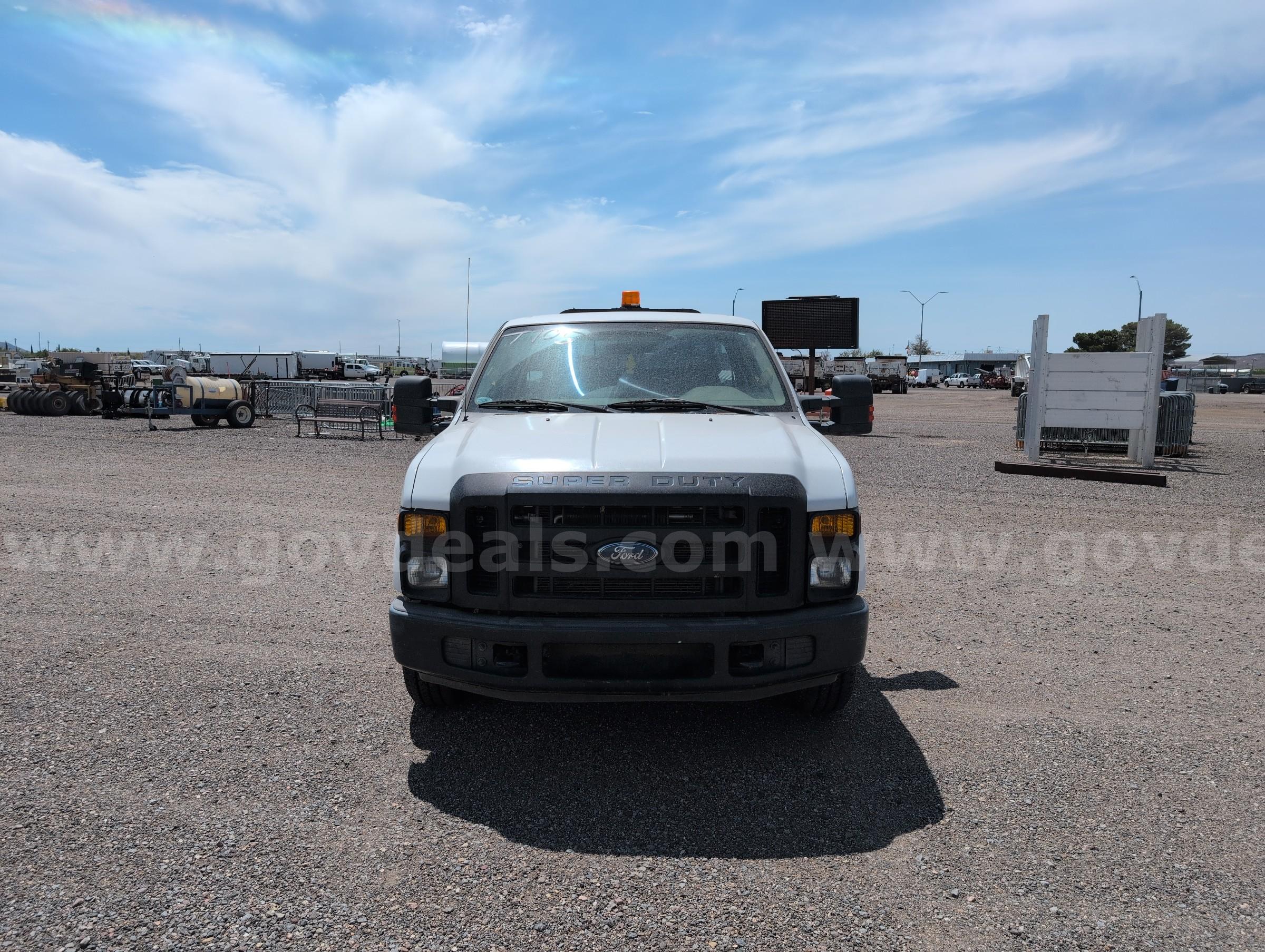 2008 Ford F-250 SD XL SuperCab Long Bed 2WD Ford F-250 Government Surplus Auction - Photo #2