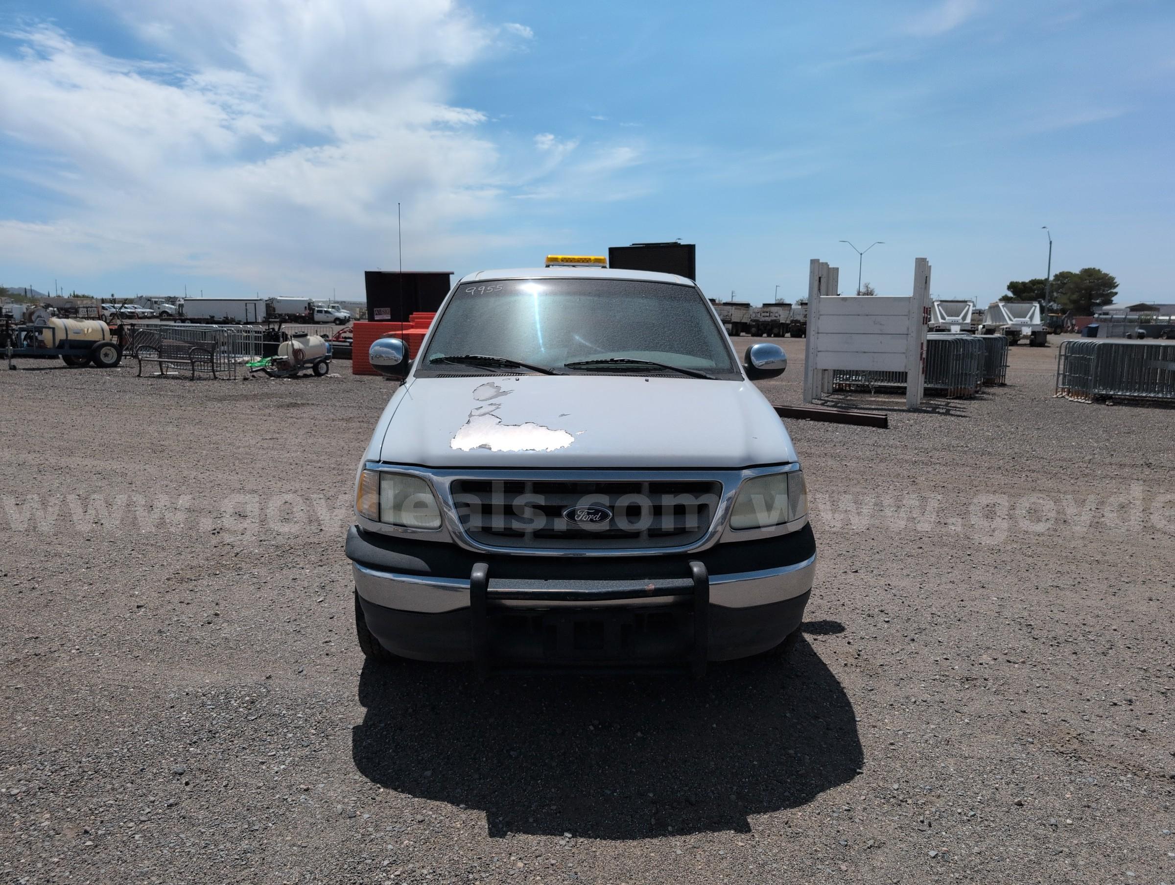 2002 Ford F-150 XL SuperCab Long Bed 2WD Ford F-150 Government Surplus Auction - Photo #2