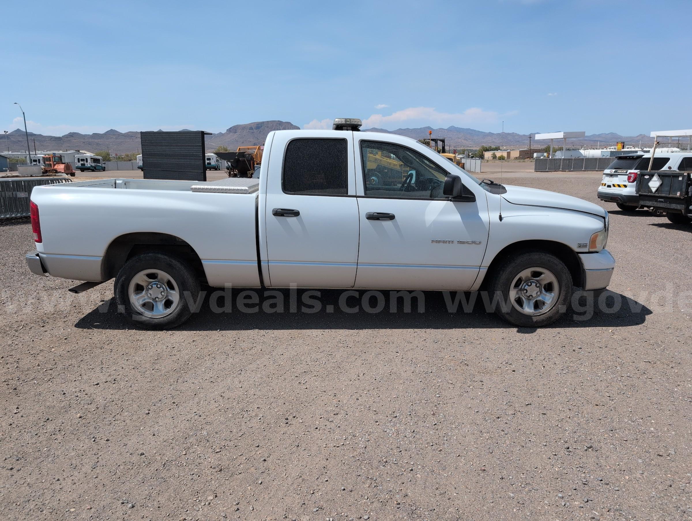 2003 Dodge Ram 1500 ST Quad Cab Short Bed 2WD Dodge Ram 1500 Government Surplus Auction - Photo #3