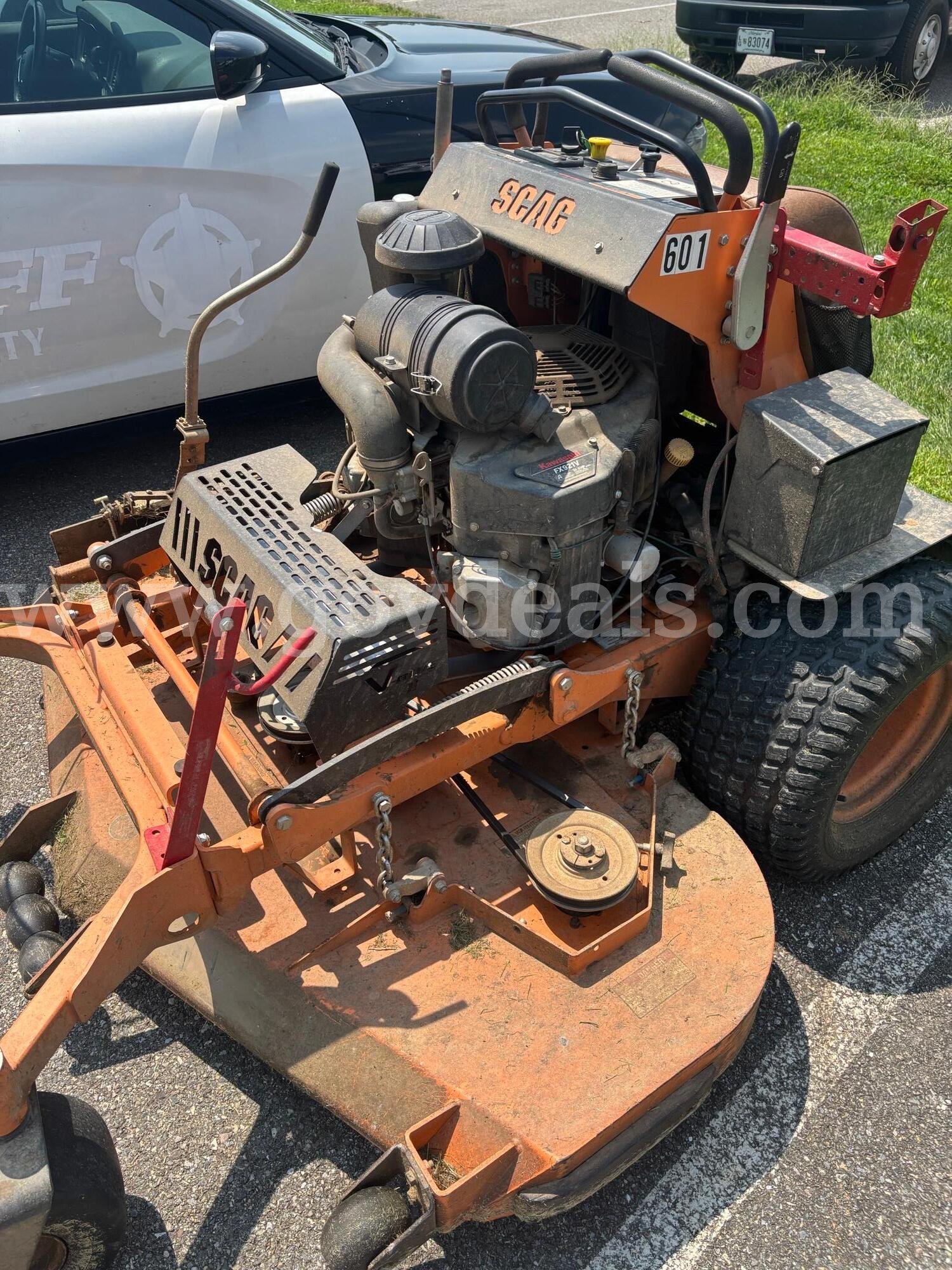 2022 SCAG V-RIDE II STAND ON MOWER SCAG SVRII-61V-31FX Government Surplus Auction - Primary Photo