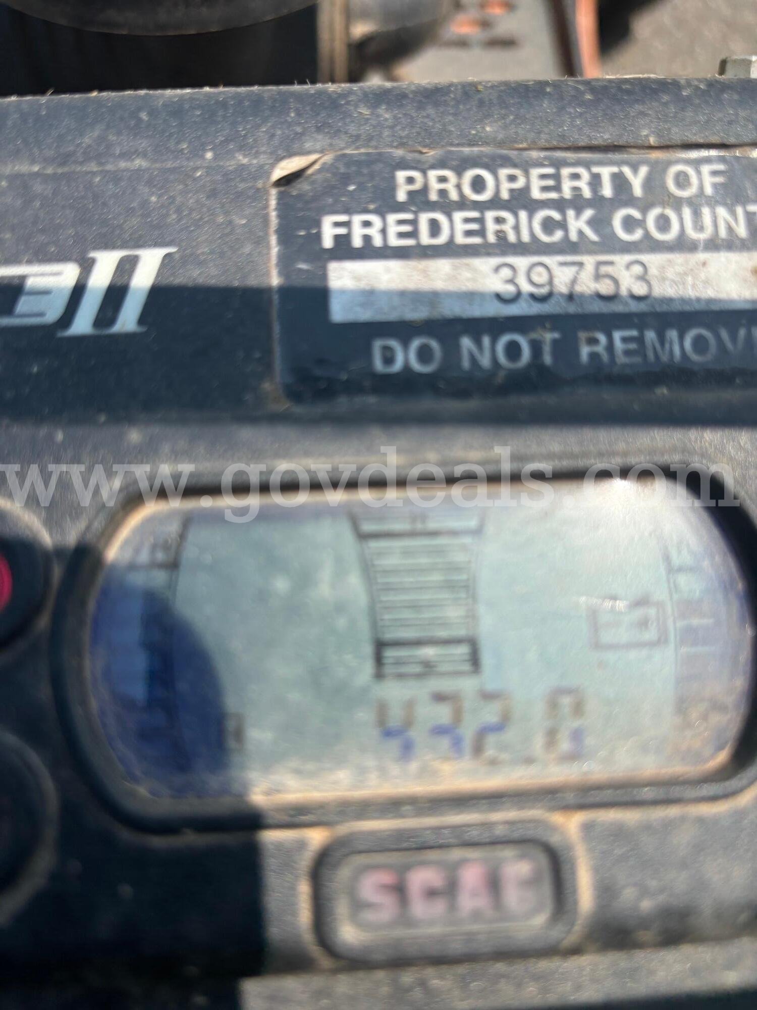 2022 SCAG V-RIDE II STAND ON MOWER SCAG SVRII-61V-31FX Government Surplus Auction - Photo #2