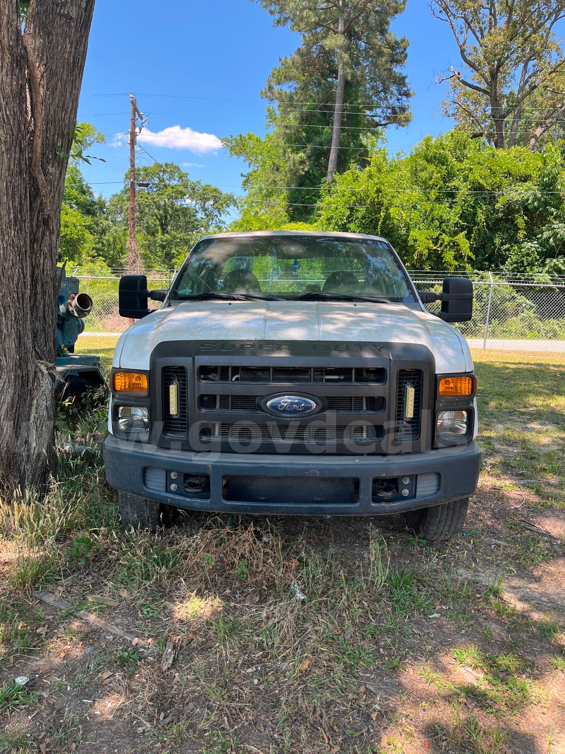2009 Ford F-250 SD Ford F-250 Government Surplus Auction - Photo #2