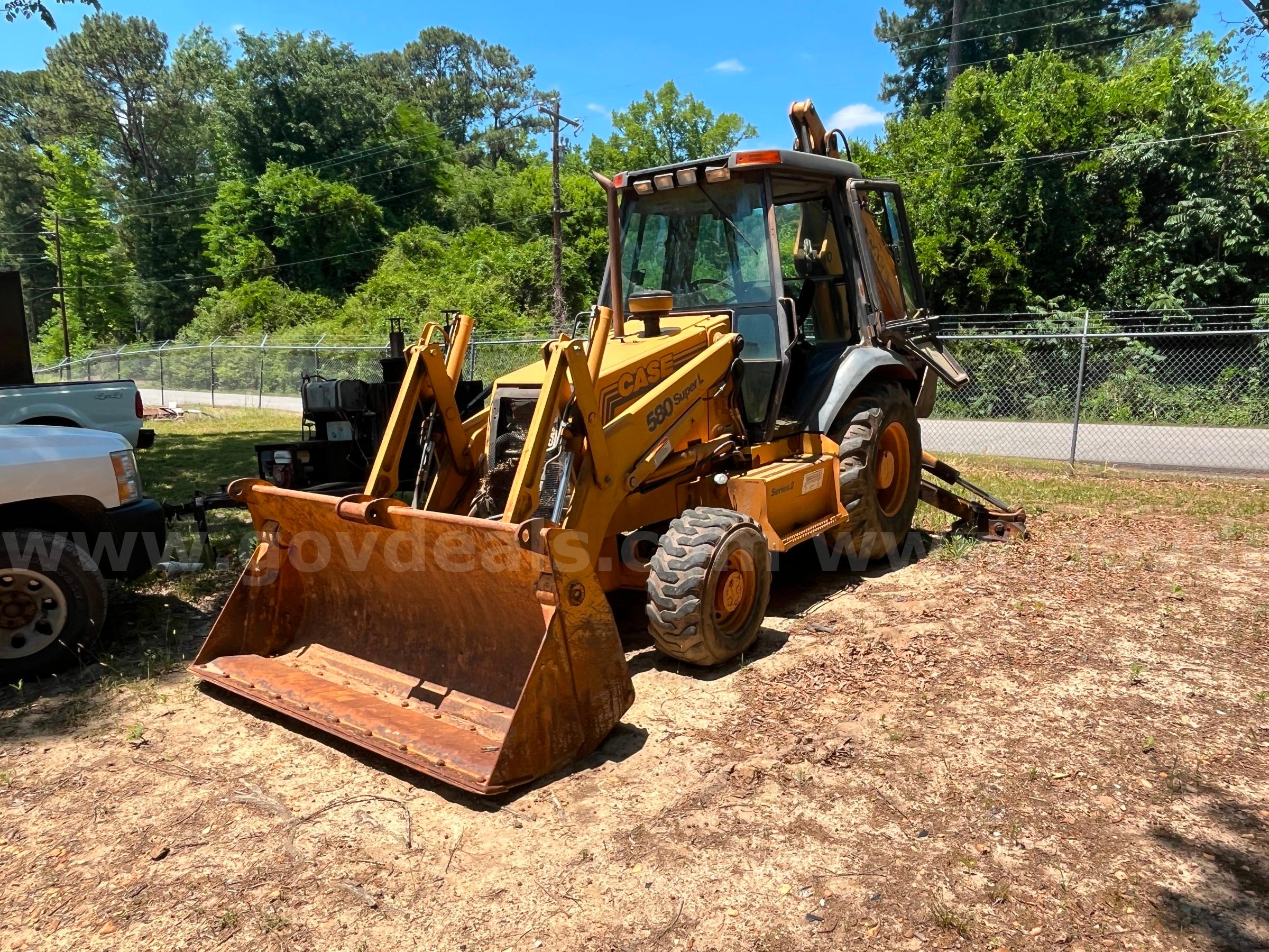 Case 580 Super L Backhoe Case 580 Government Surplus Auction - Photo #4
