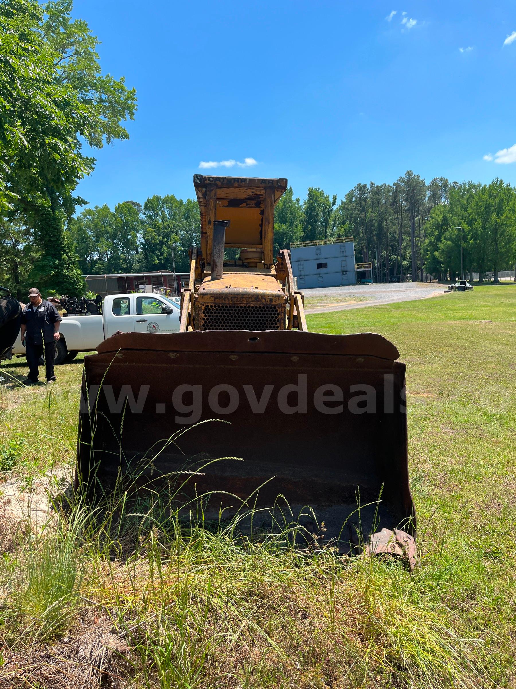 Caterpillar 955 Front End Loader Caterpillar 955 Government Surplus Auction - Photo #2