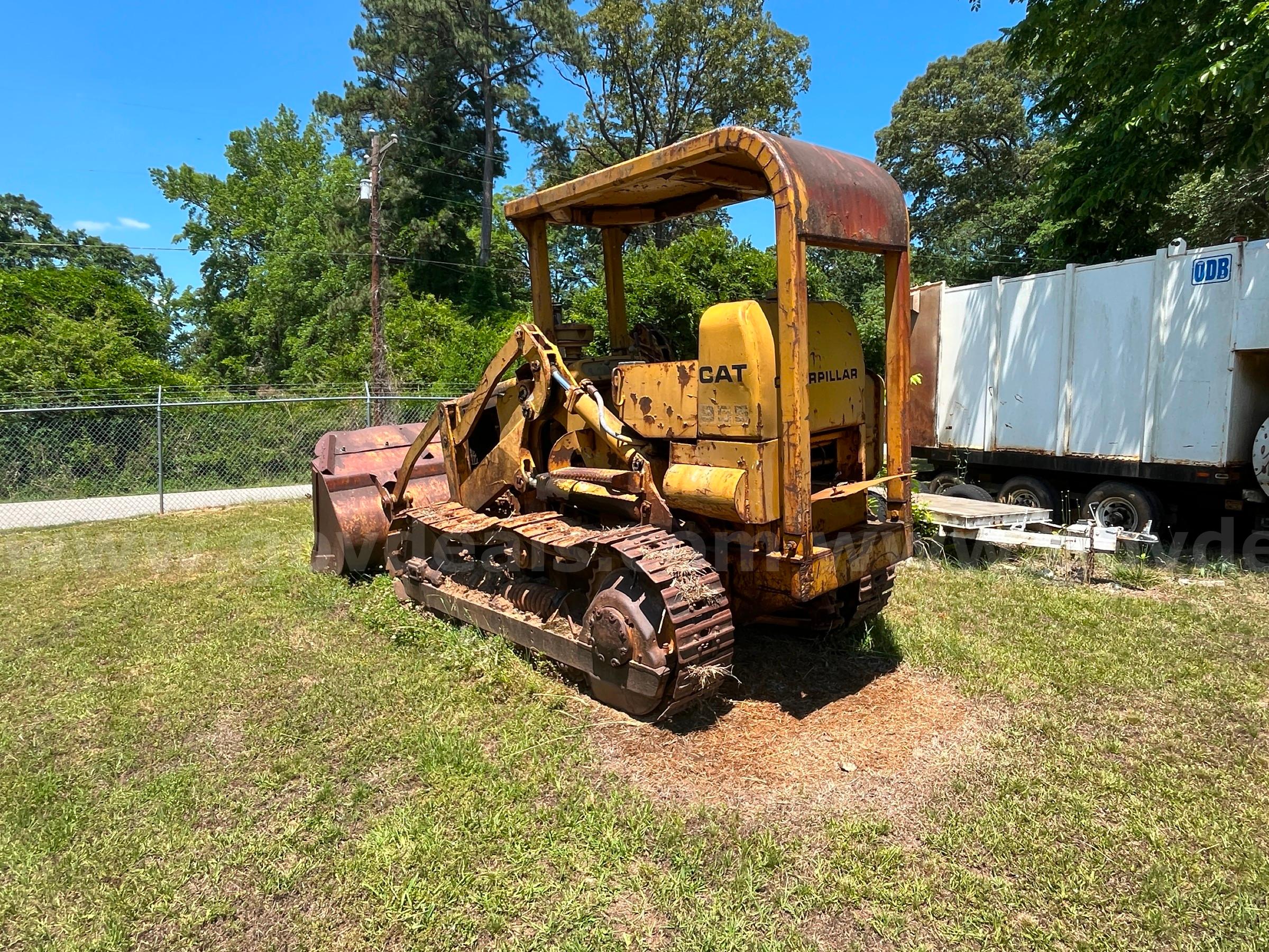 Caterpillar 955 Front End Loader Caterpillar 955 Government Surplus Auction - Photo #6