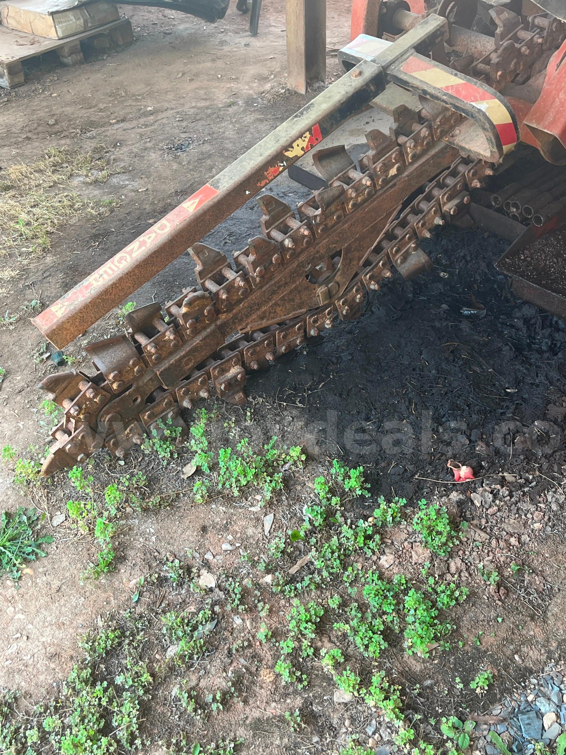 Ditch Witch 2200 & Trailer Ditch Witch 2200 Government Surplus Auction - Photo #5