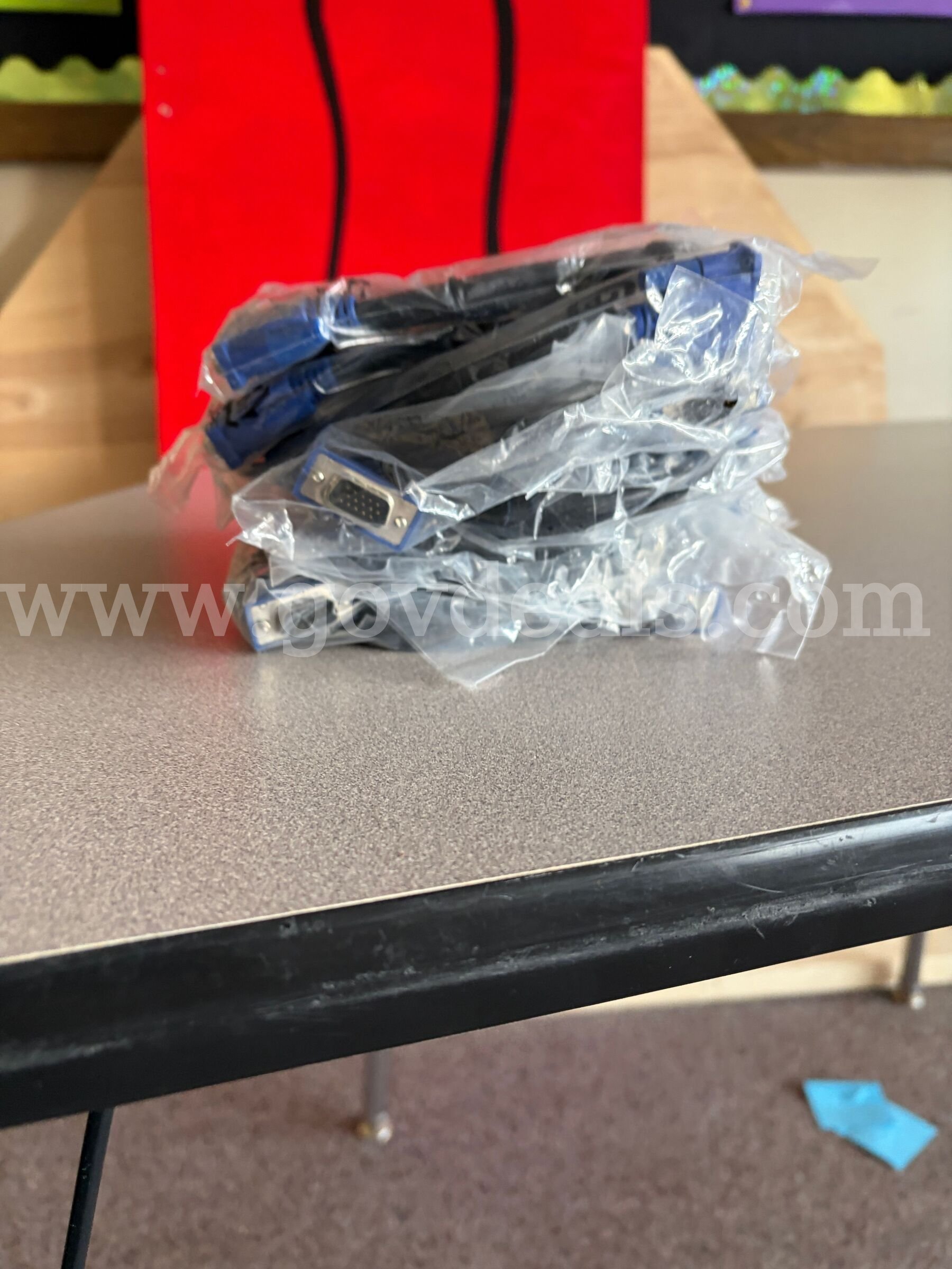 10x new/unopened VGA Cables (6ft)  NEW!!!   Government Surplus Auction - Photo #2