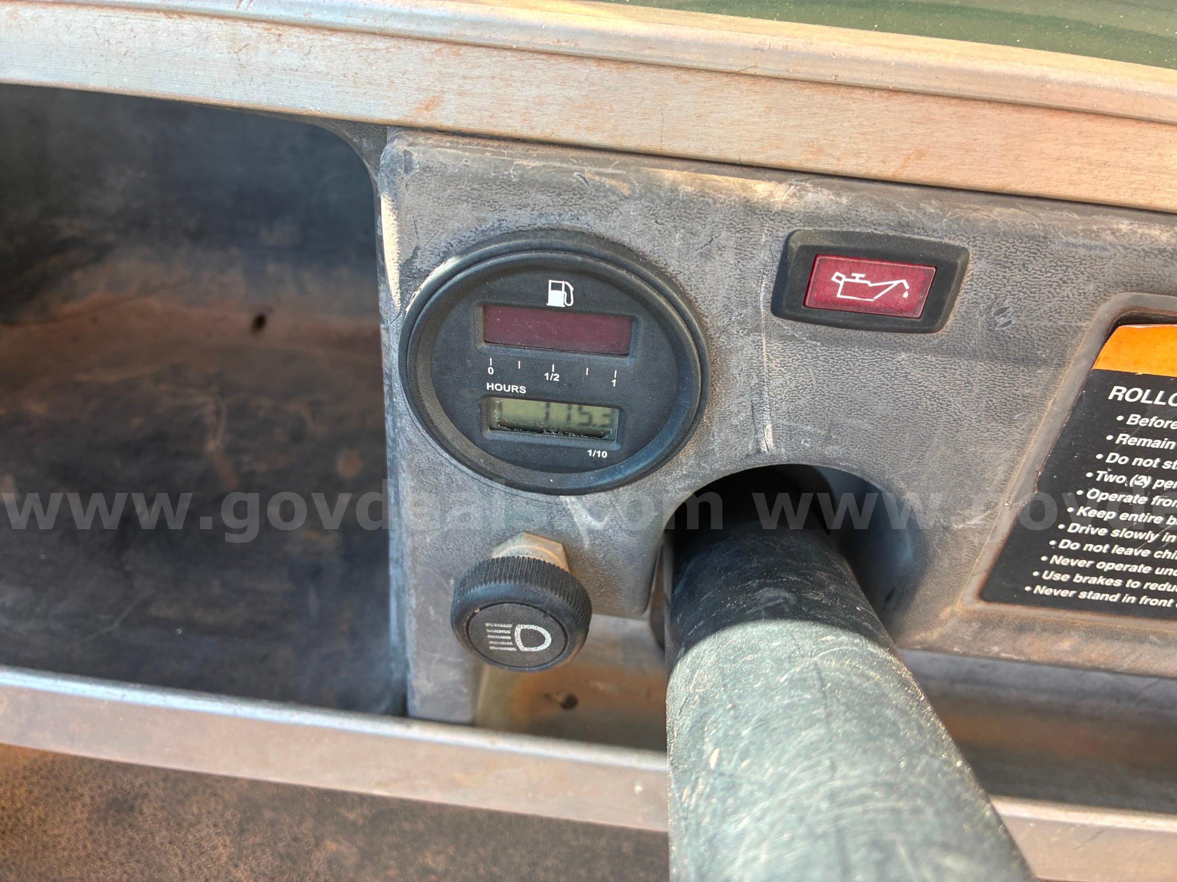 2000 Club Car Turf 2 Carryall golf cart Club Car Turf 2 Carryall Government Surplus Auction - Photo #6