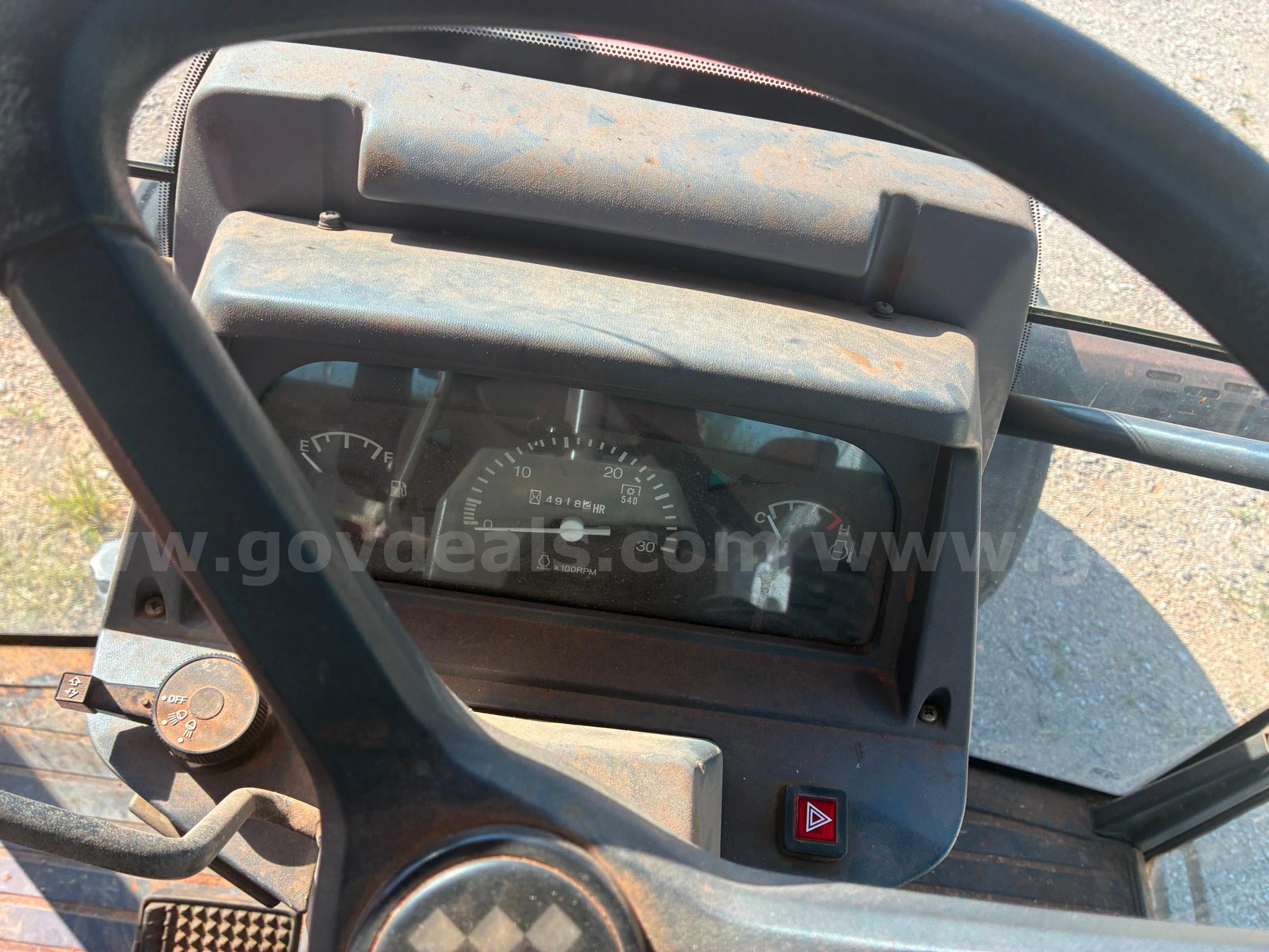2007 Kubota M105SHC tractor Kubota M105SHC Government Surplus Auction - Photo #5