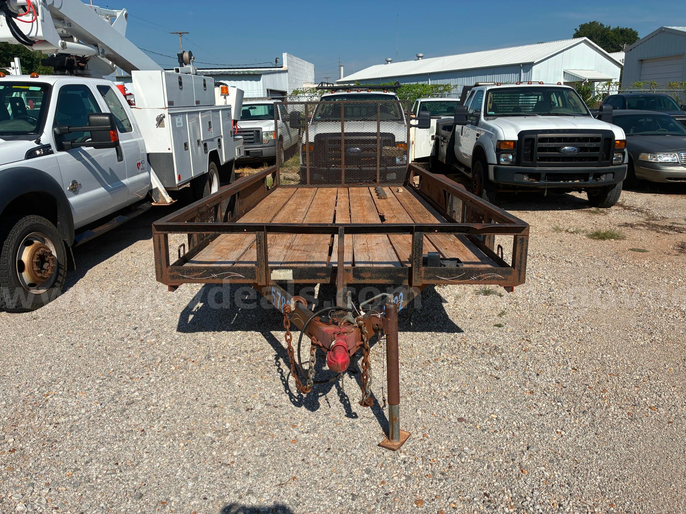 2003 J & C 16' tandem axle trailer J & C Manufacturing 16' tandem axle trailer Government Surplus Auction - Photo #2