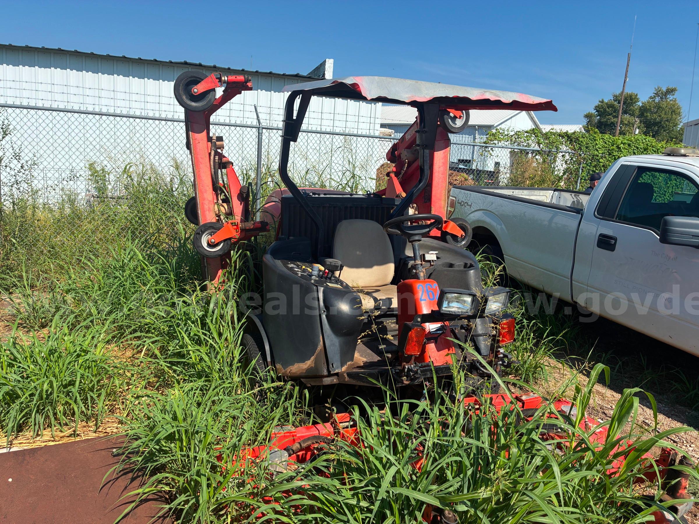2004 Jacobsen 9016 mower Jacobsen 9016 Government Surplus Auction - Photo #2