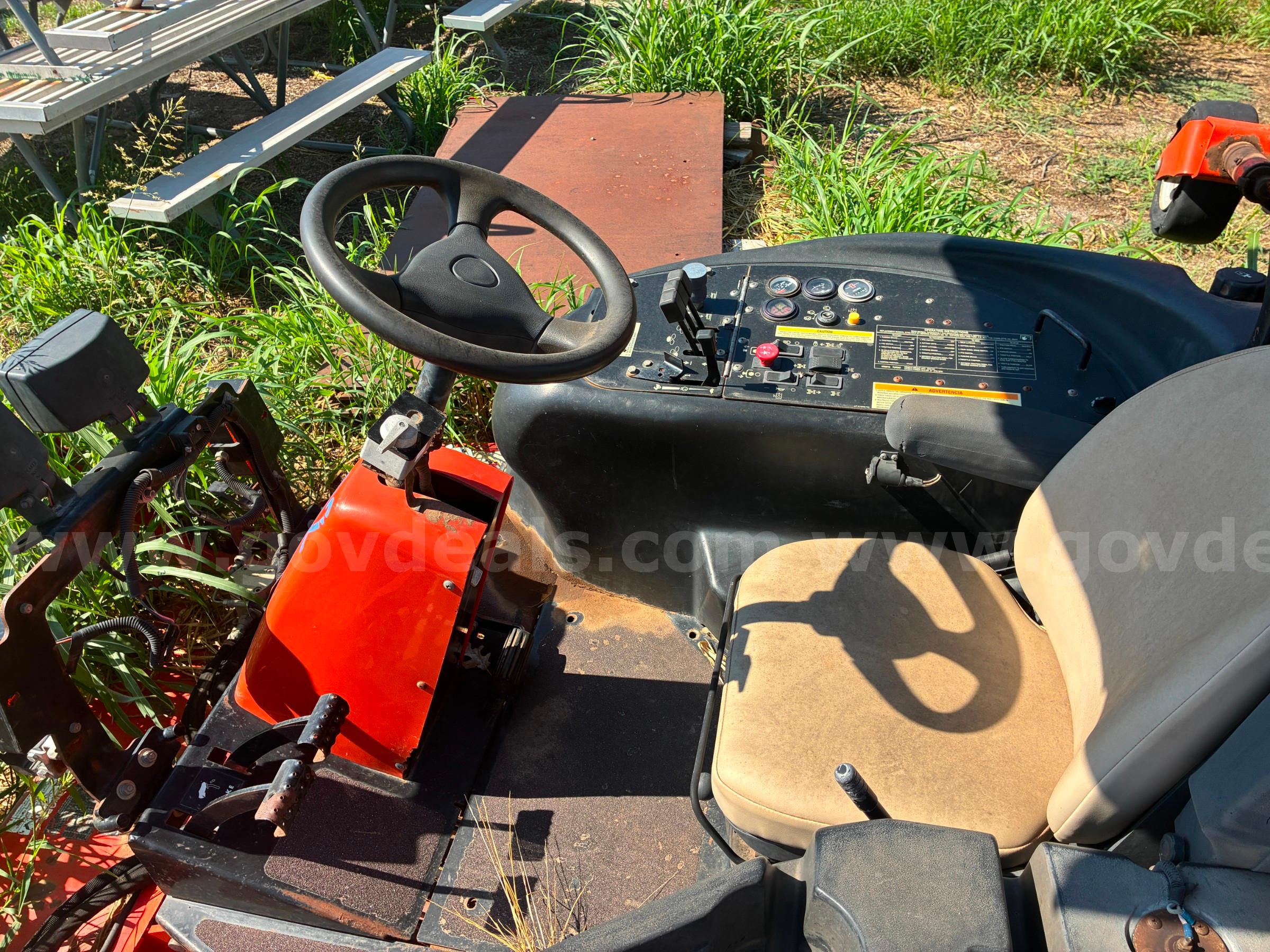 2004 Jacobsen 9016 mower Jacobsen 9016 Government Surplus Auction - Photo #5