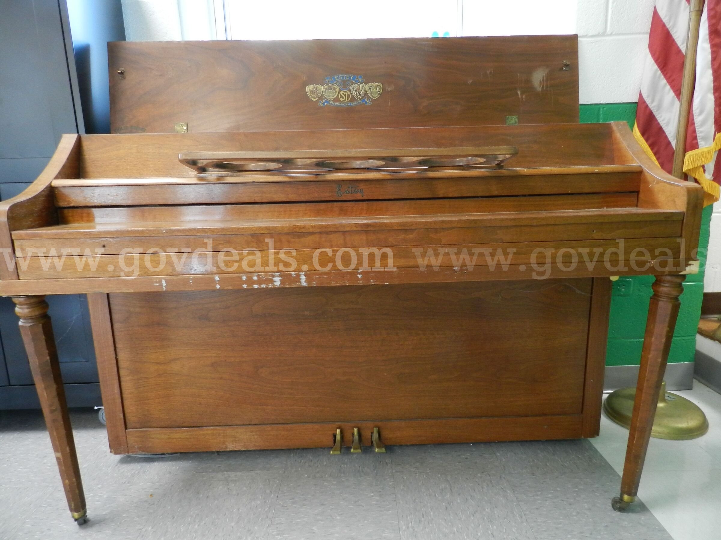 Estey Spinet Piano for Sale Estey  Government Surplus Auction - Photo #3