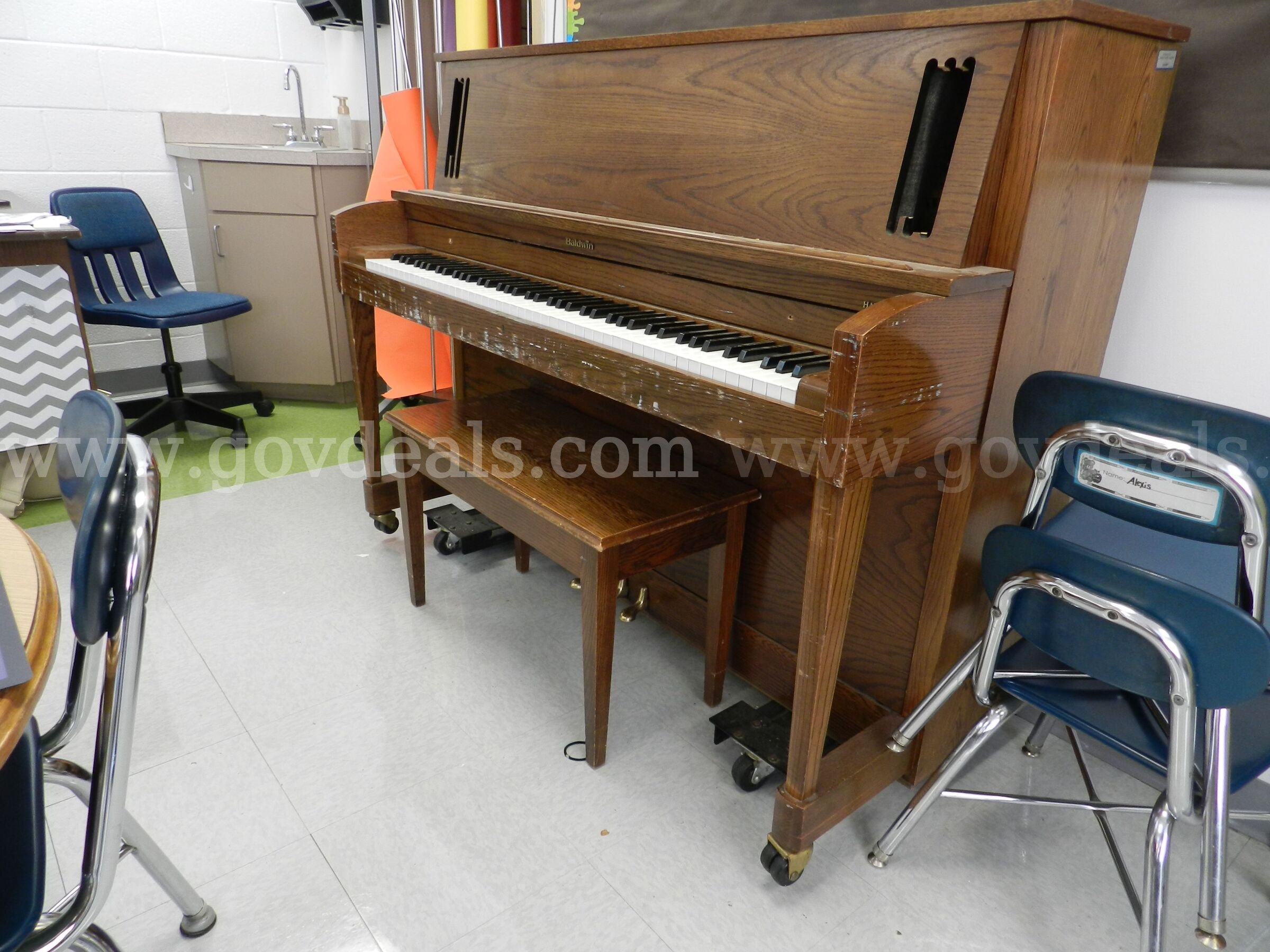 Baldwin Spinet Piano for Sale Baldwin  Government Surplus Auction - Photo #3