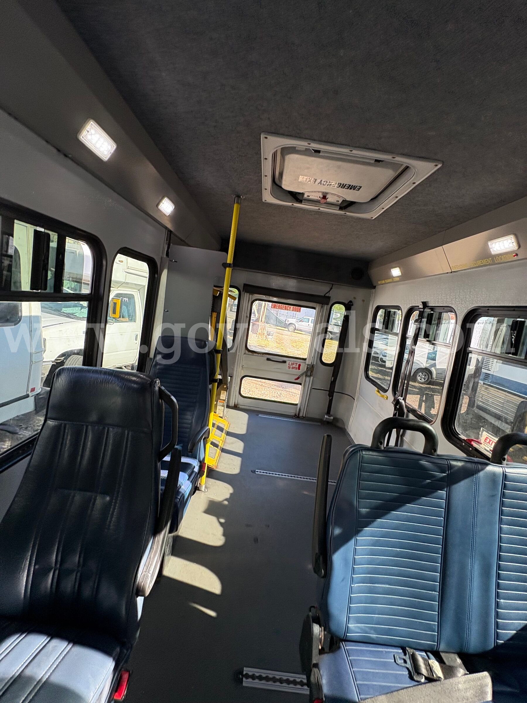 2016 Ford Econoline (5204) Ford 5204 Government Surplus Auction - Photo #2