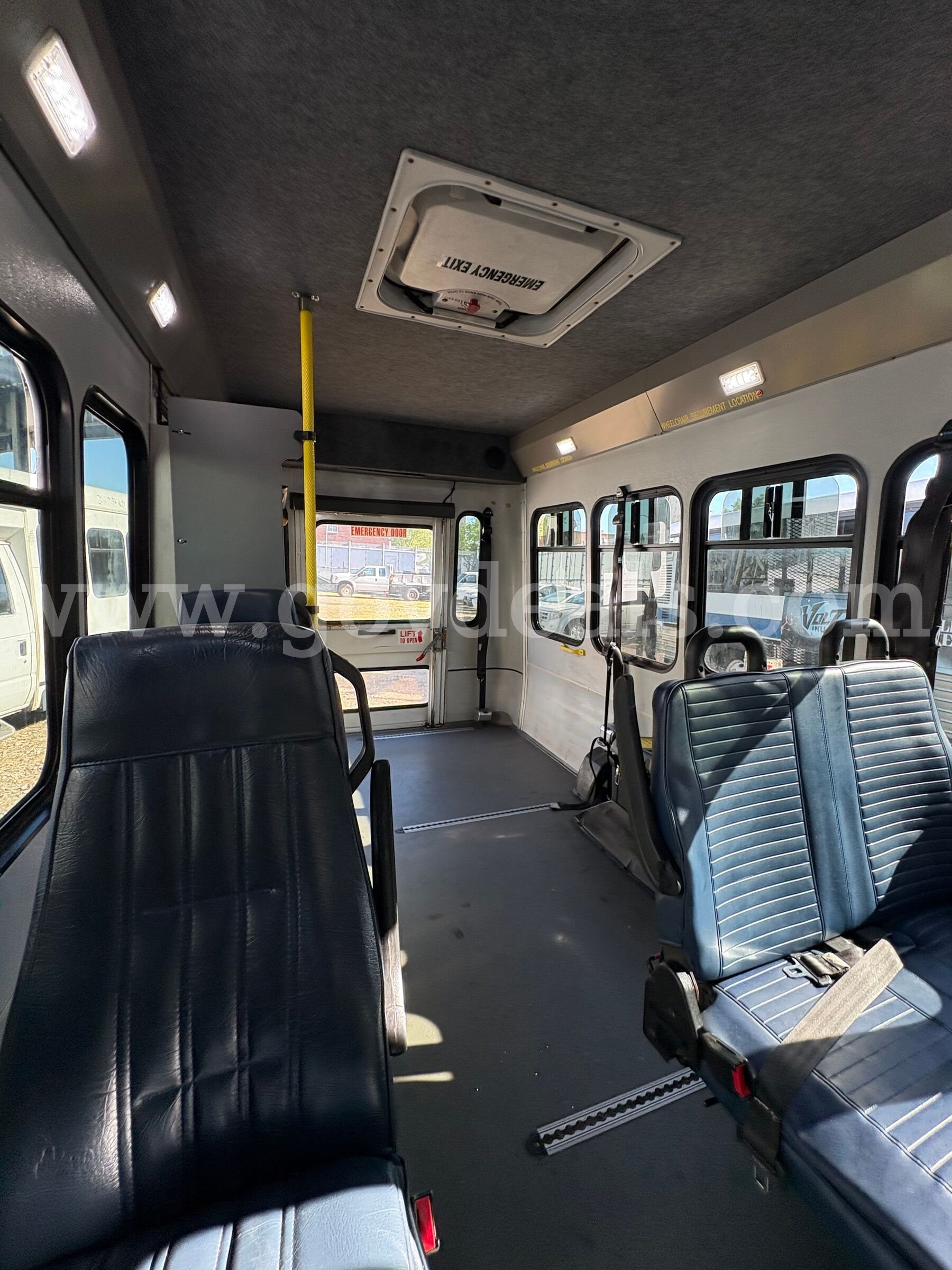2016 Ford Econoline (5204) Ford 5204 Government Surplus Auction - Photo #4