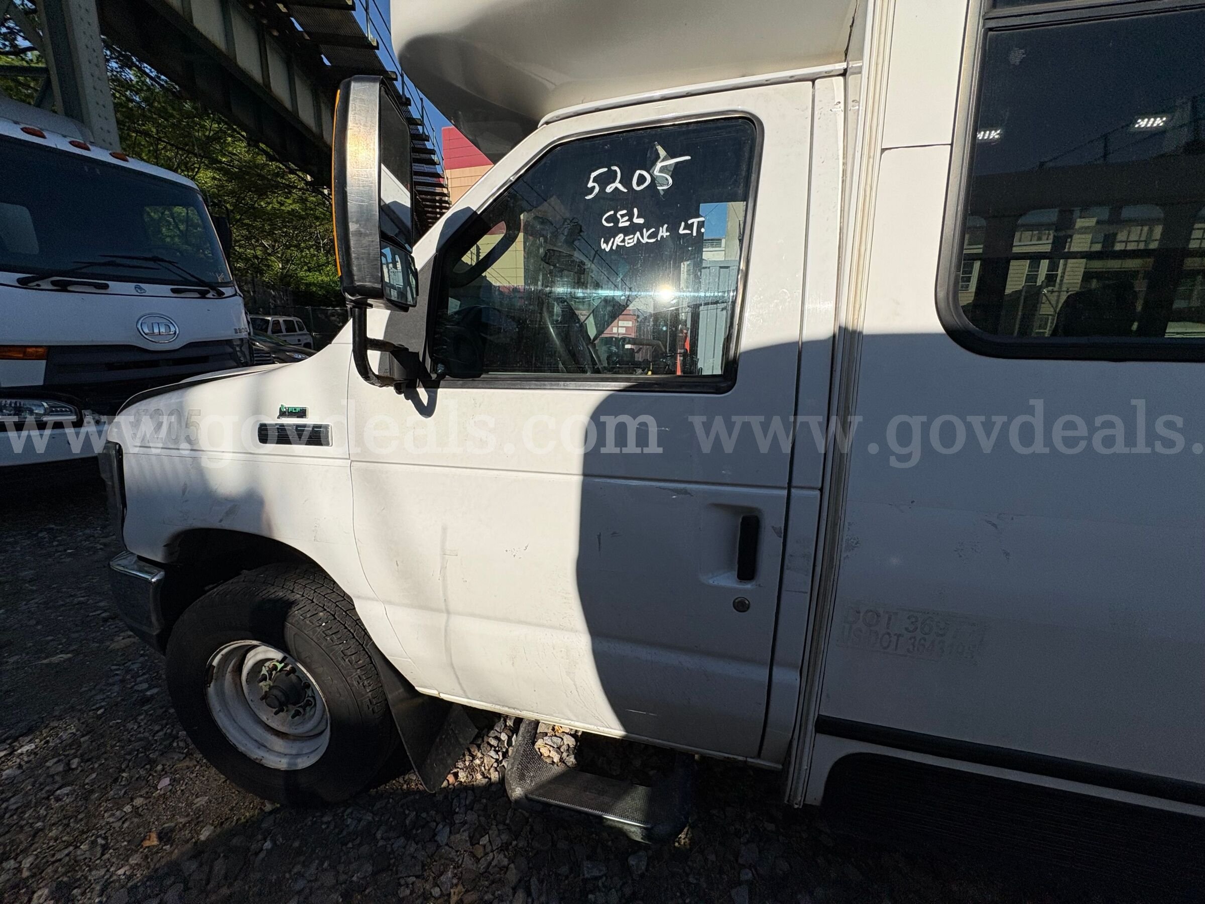 2016 Ford Econoline (5205) Ford 5205 Government Surplus Auction - Photo #2