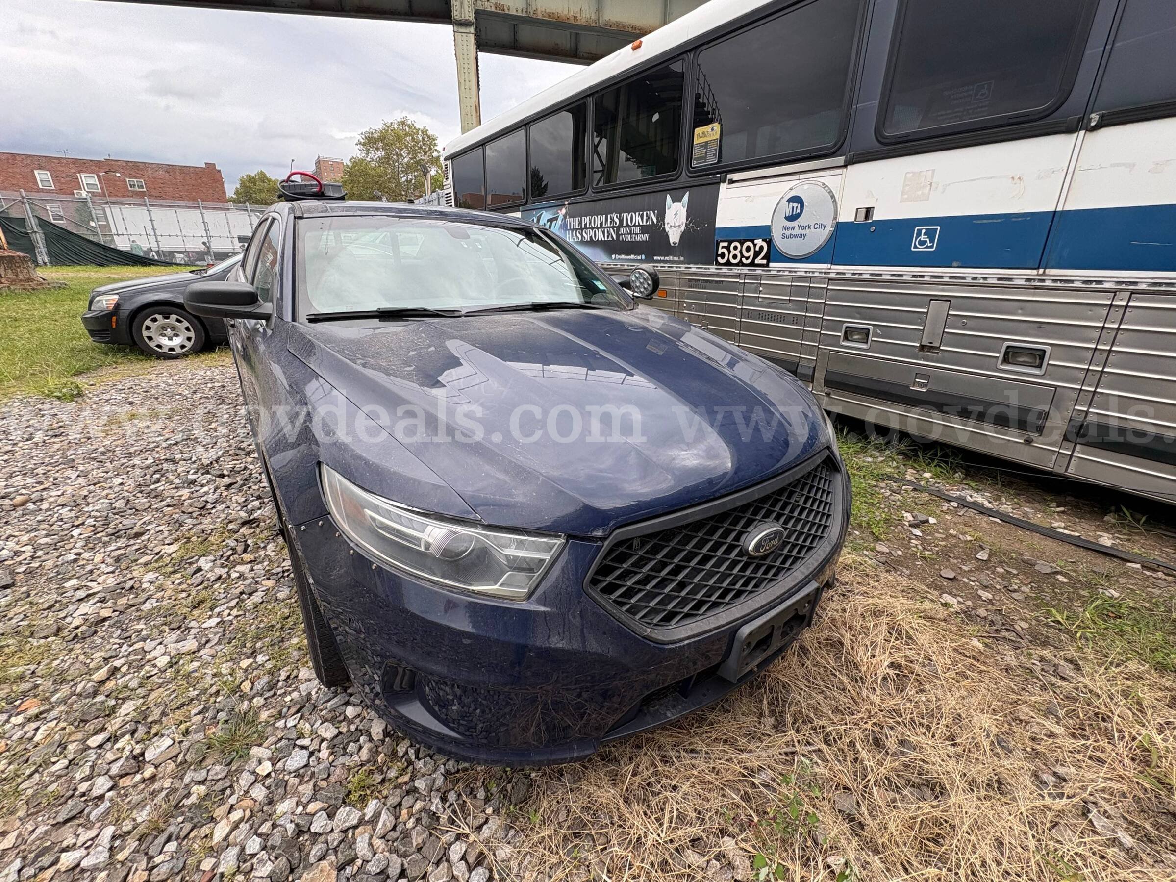 2017 Ford Taurus (BT805)