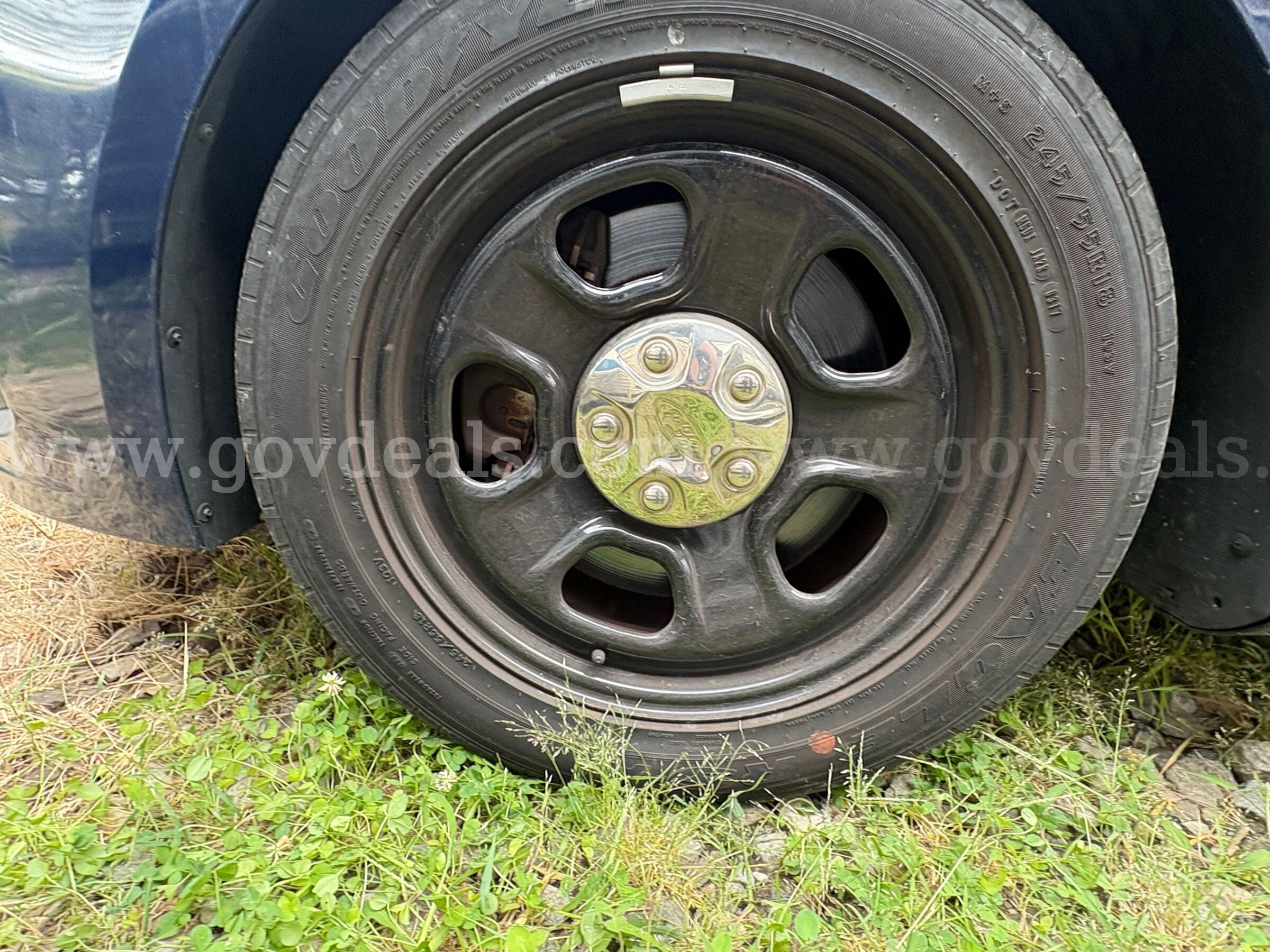 2017 Ford Taurus (BT805) Ford Taurus Government Surplus Auction - Photo #4