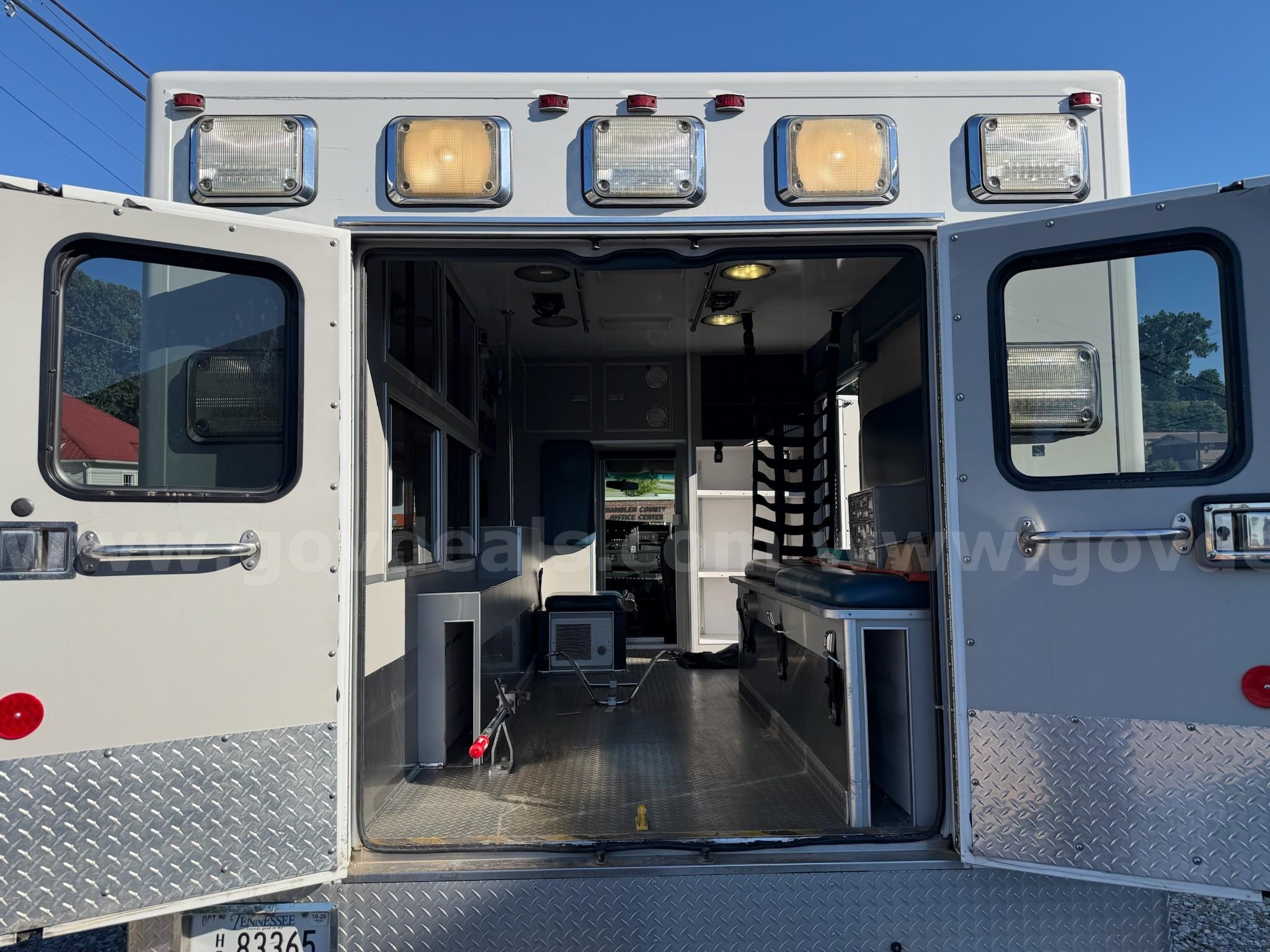 2010 Chevrolet Express Ambulance Chevrolet Express Government Surplus Auction - Photo #4