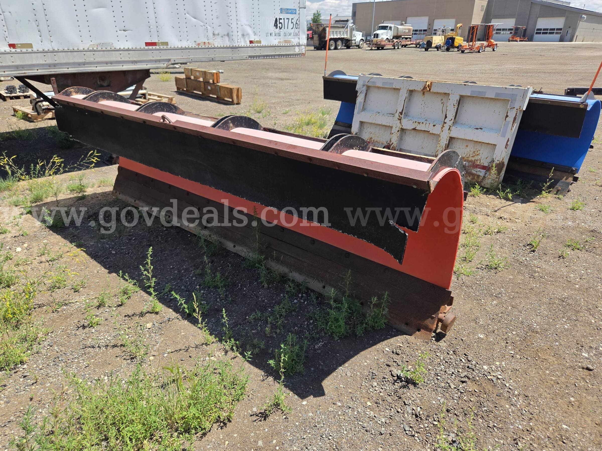 12' Wausau-Style Hydraulic Reversible Snow Plow   Government Surplus Auction - Photo #2
