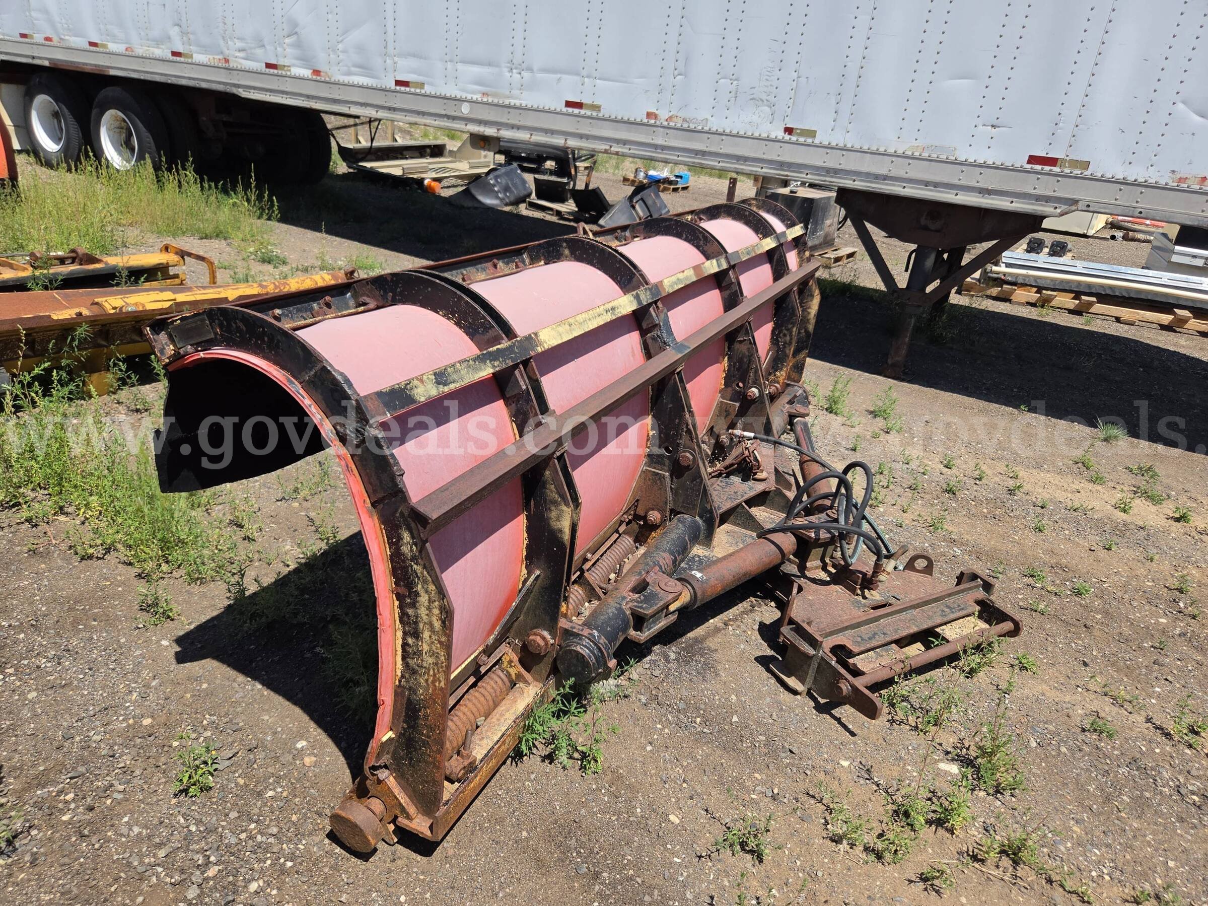 12' Wausau-Style Hydraulic Reversible Snow Plow   Government Surplus Auction - Photo #3