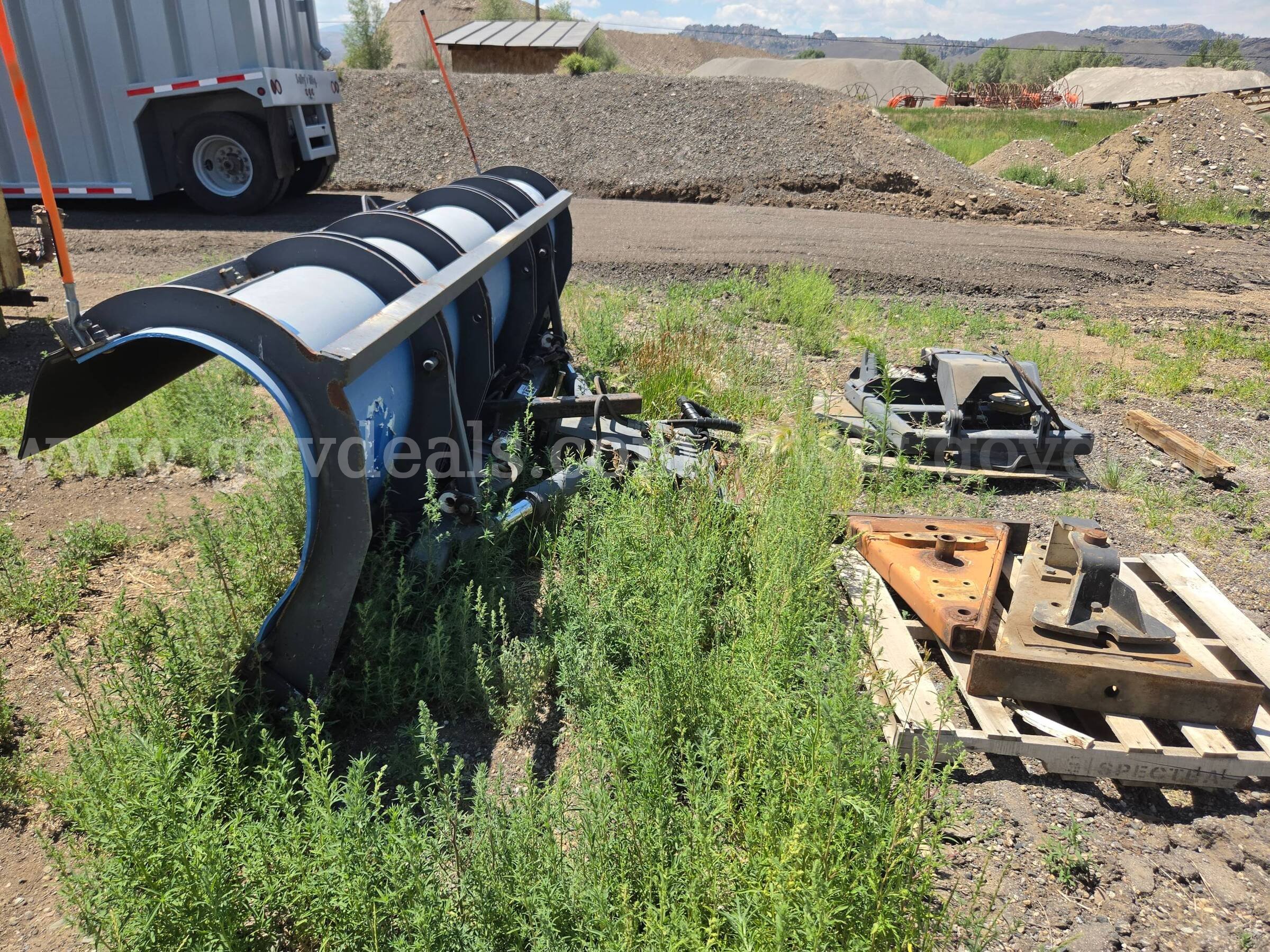 Municipal Snow Plow with Hydraulic Quick-Attach Frame and Two (2) Extra A-Frame Assemblies   Government Surplus Auction - Photo #4