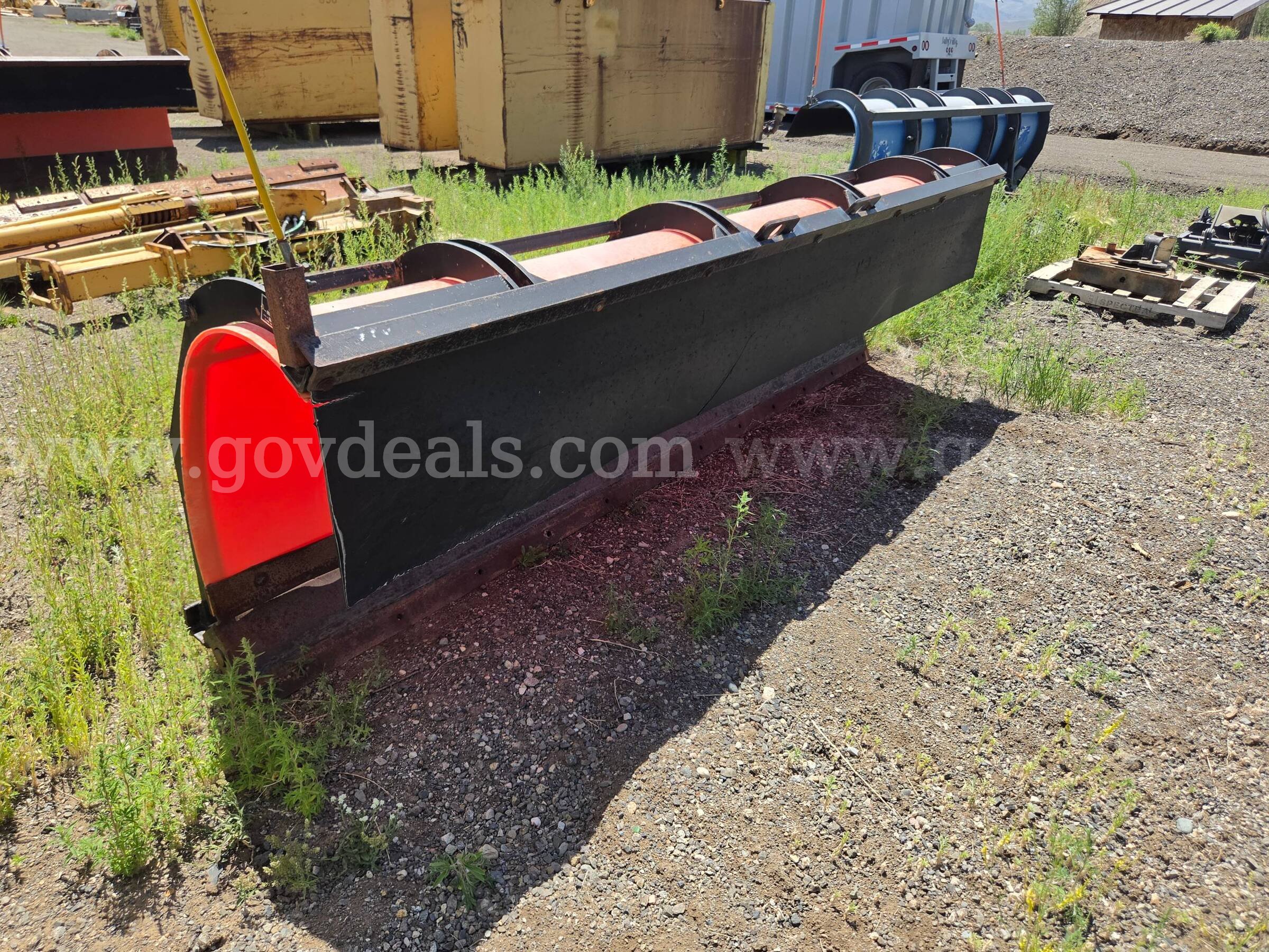 Flink 12-Foot One-Way Snow Plow with Hydraulic Mount – Model TTPY12PA45 Flink TTPY12PA45 Government Surplus Auction - Photo #2