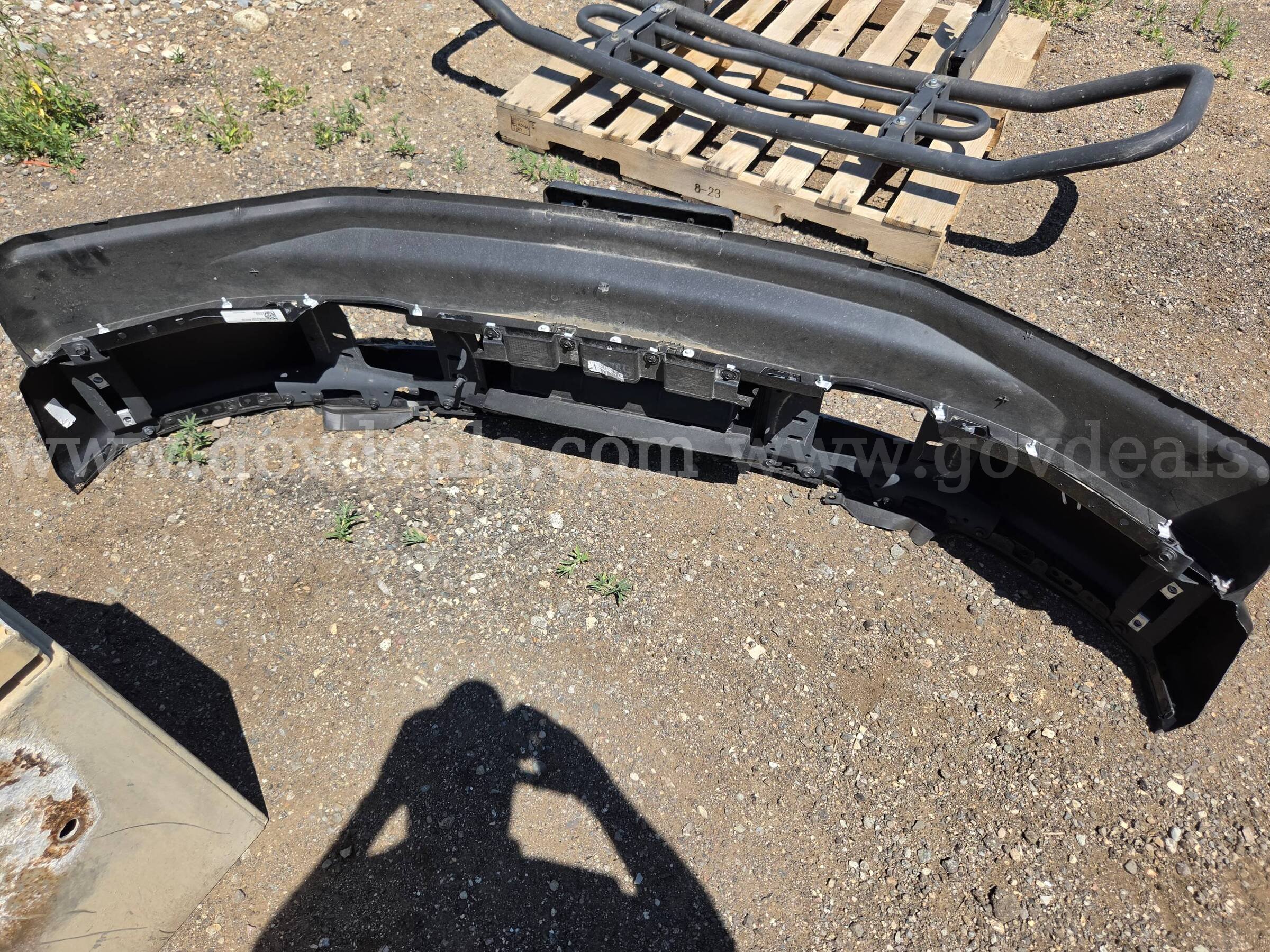 2023 Ford F-350 Super Duty Front Bumper Assembly – OEM Ford F-350 Government Surplus Auction - Photo #3