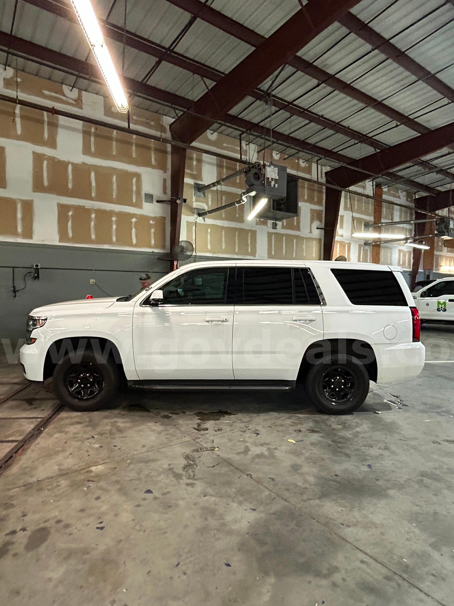WHITE 2017 CHEVROLET TAHOE Chevrolet TAHOE Government Surplus Auction - Photo #2
