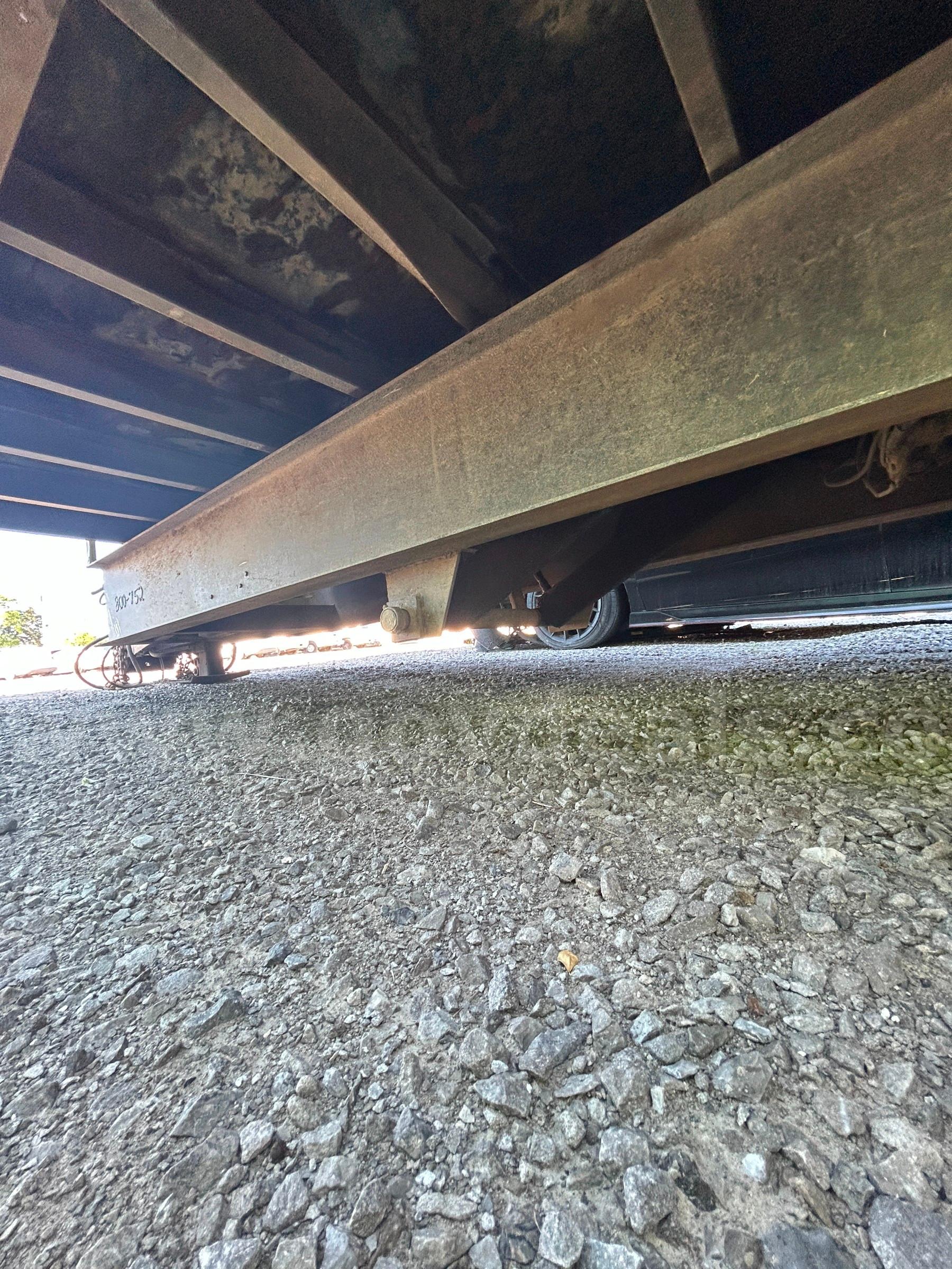GREEN 2006 RAMER 18FT TRASH TRAILER WITH HYRDAULIC JACK AND AIR BRAKES RAMER  Government Surplus Auction - Photo #4