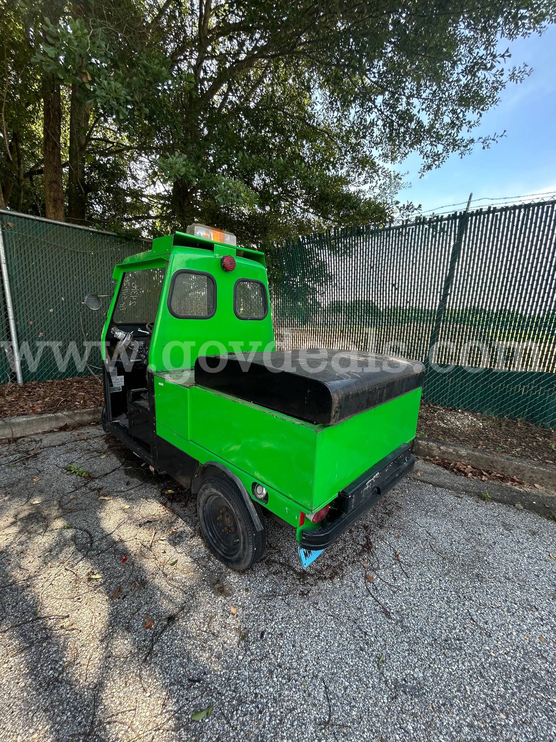 GREEN 1995 CUSHMAN 898464B THREE WHEEL UTILITY VEHICLE Cushman 898464B Government Surplus Auction - Photo #3