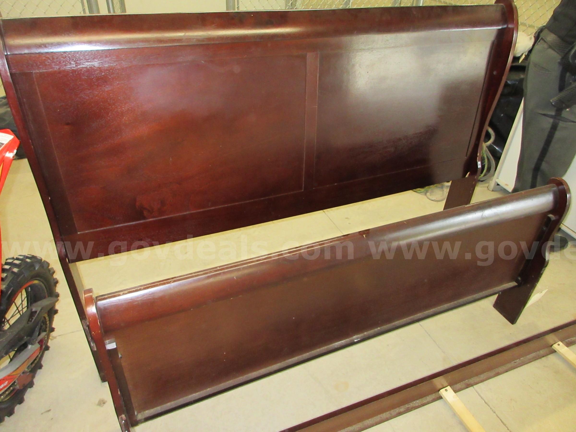 Queen Bed Frame with Head & Foot Board   Government Surplus Auction - Photo #4