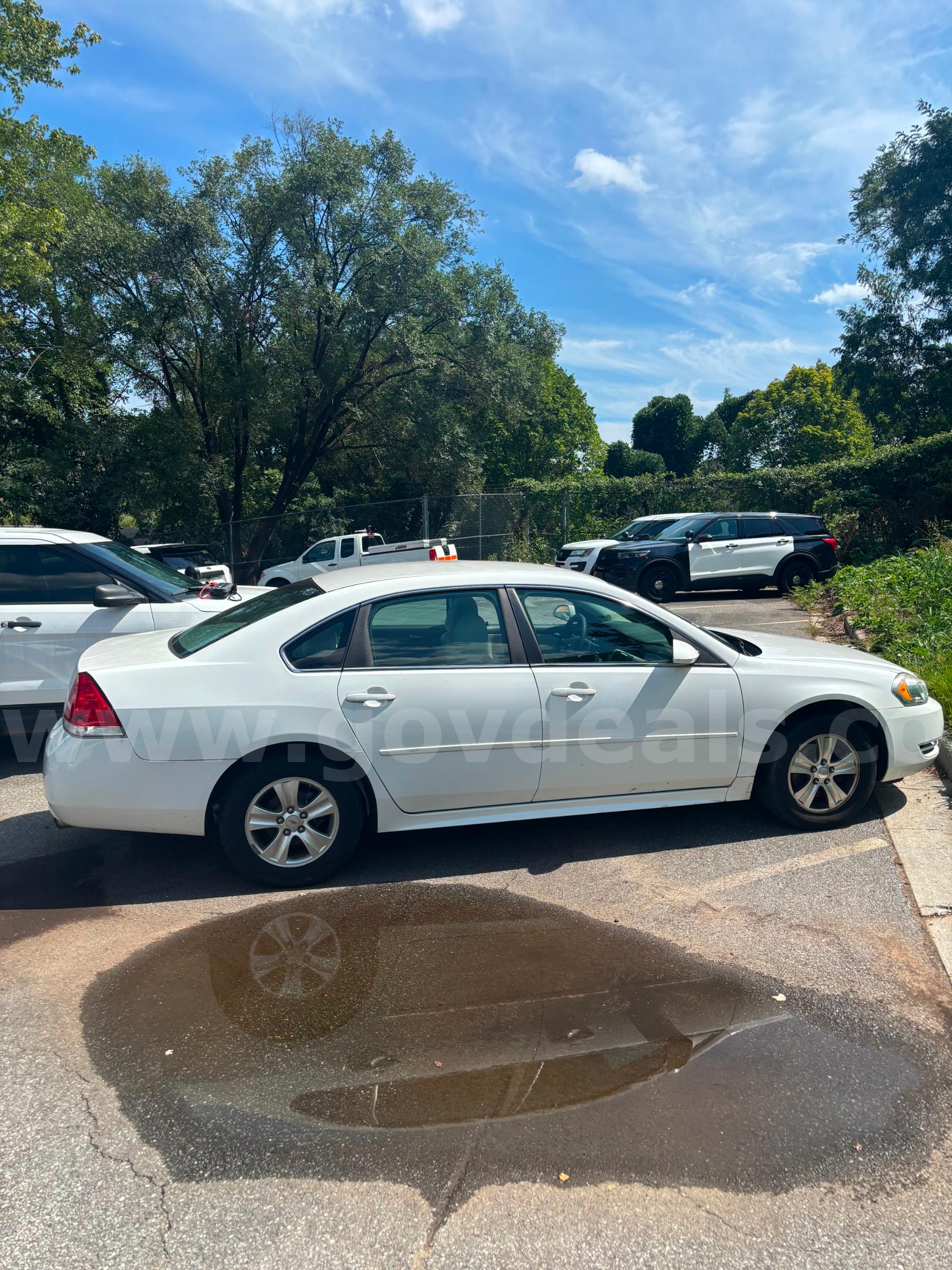 2015 Chevrolet Impala Limited Chevrolet Impala Government Surplus Auction - Photo #3