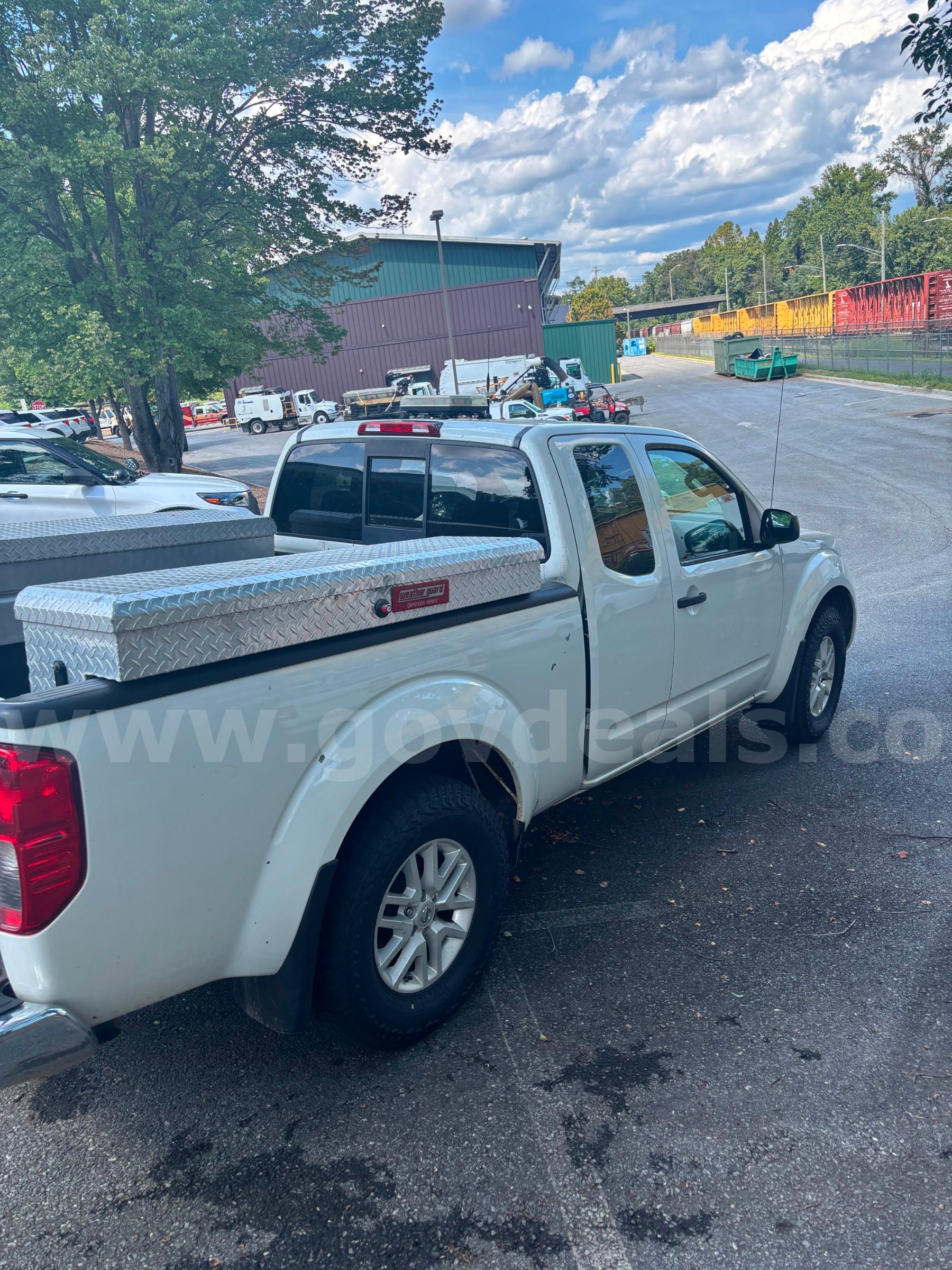 2018 Nissan Frontier SV King Cab 5AT 4WD Nissan Frontier Government Surplus Auction - Photo #3