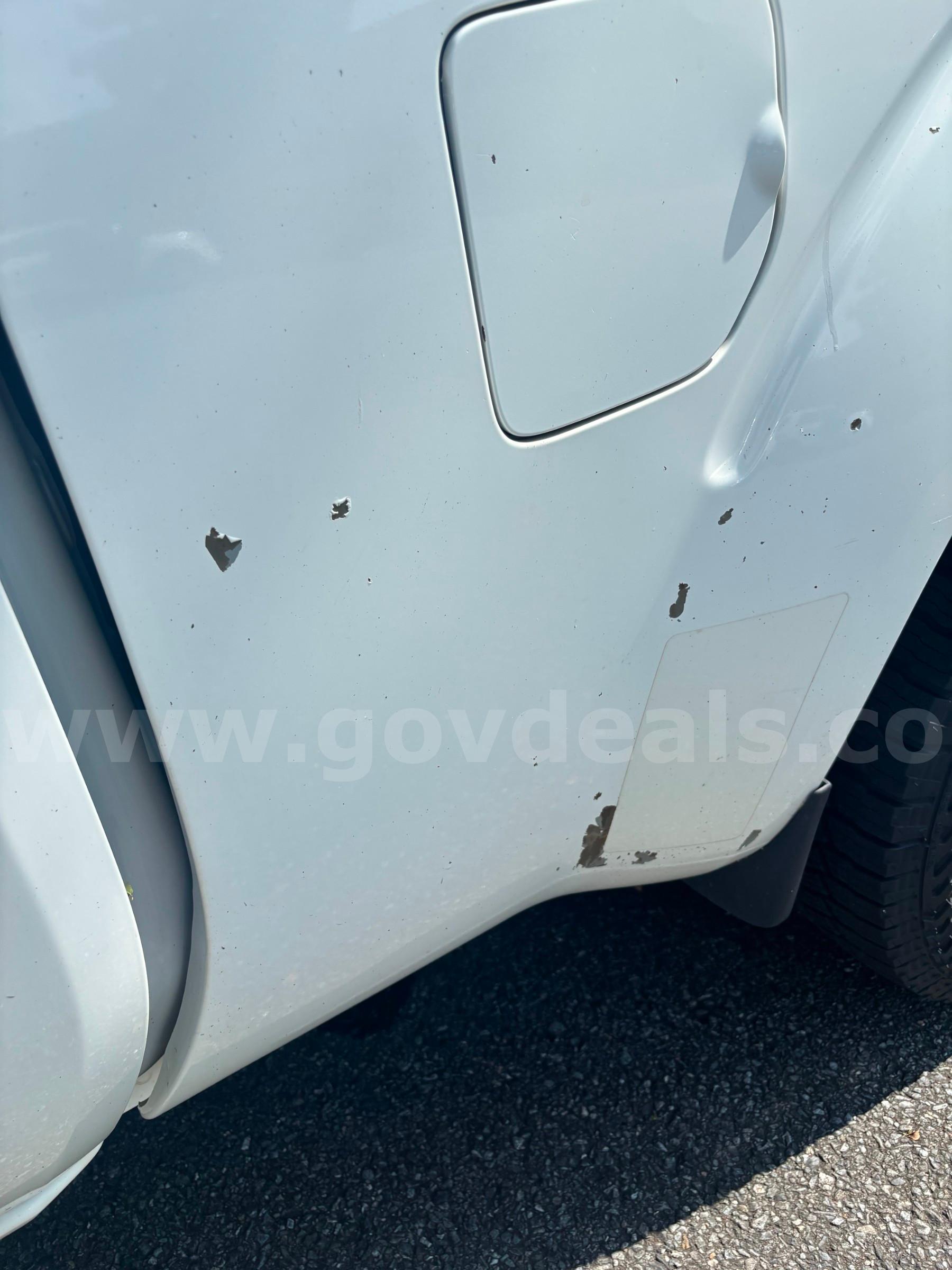 2018 Nissan Frontier SV King Cab 5AT 4WD Nissan Frontier Government Surplus Auction - Photo #6