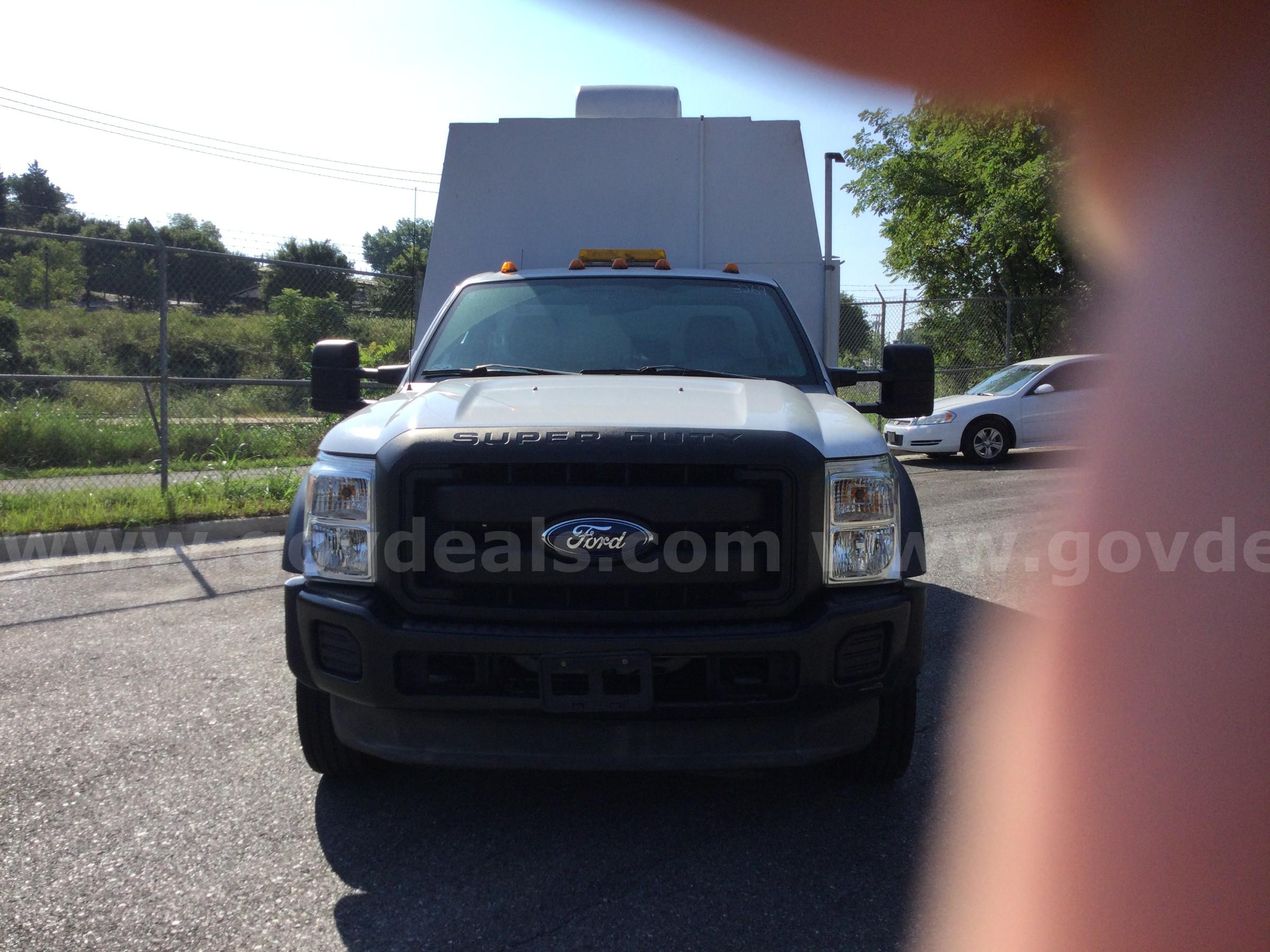 2012 Ford F-450 SD Ford F-450 Government Surplus Auction - Photo #2