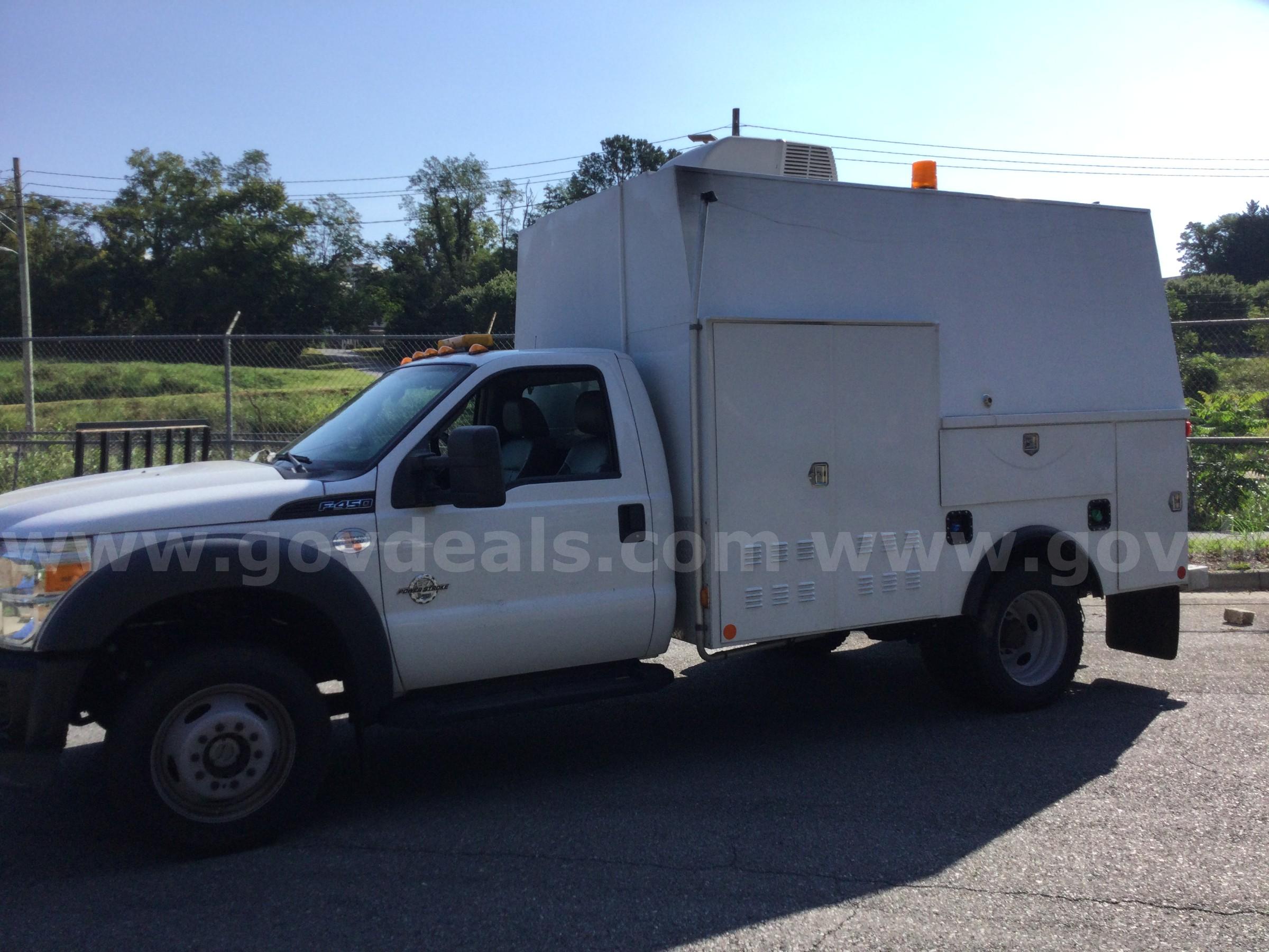 2012 Ford F-450 SD Ford F-450 Government Surplus Auction - Photo #3