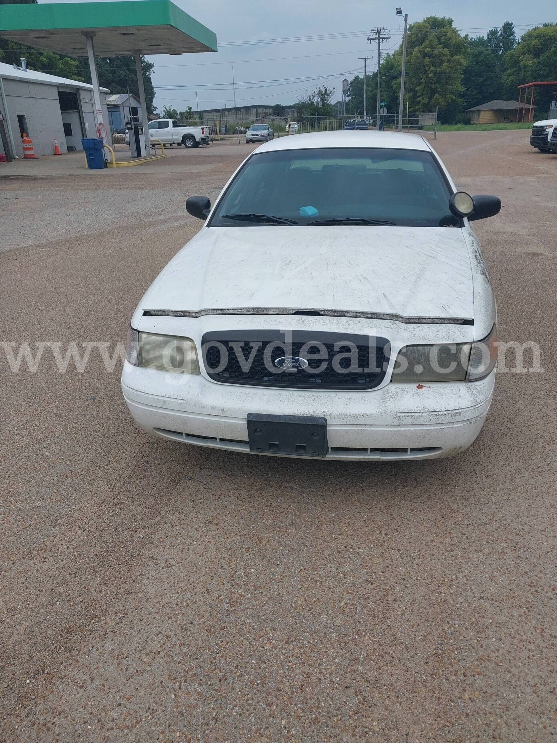 2010 Ford Crown Victoria Ford Crown Victoria Government Surplus Auction - Photo #3