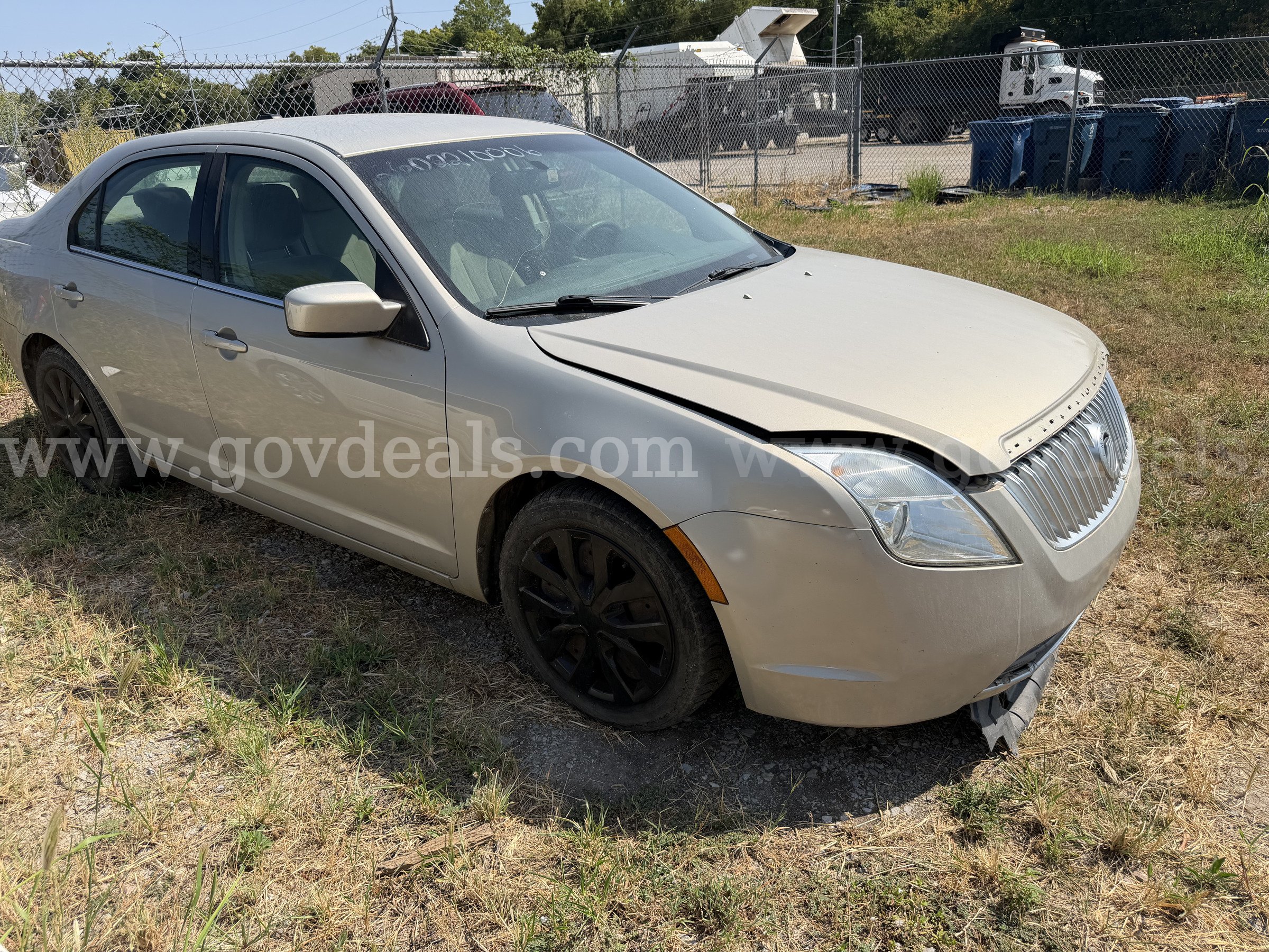 2010 Mercury Milan I4 Mercury Milan Government Surplus Auction - Photo #2