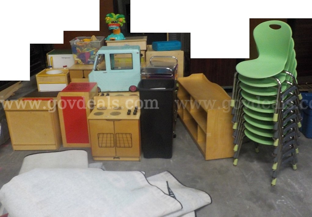 Kids Lot - Carpets, Furniture, Toys, Kitchens - September 2026   Government Surplus Auction - Photo #2