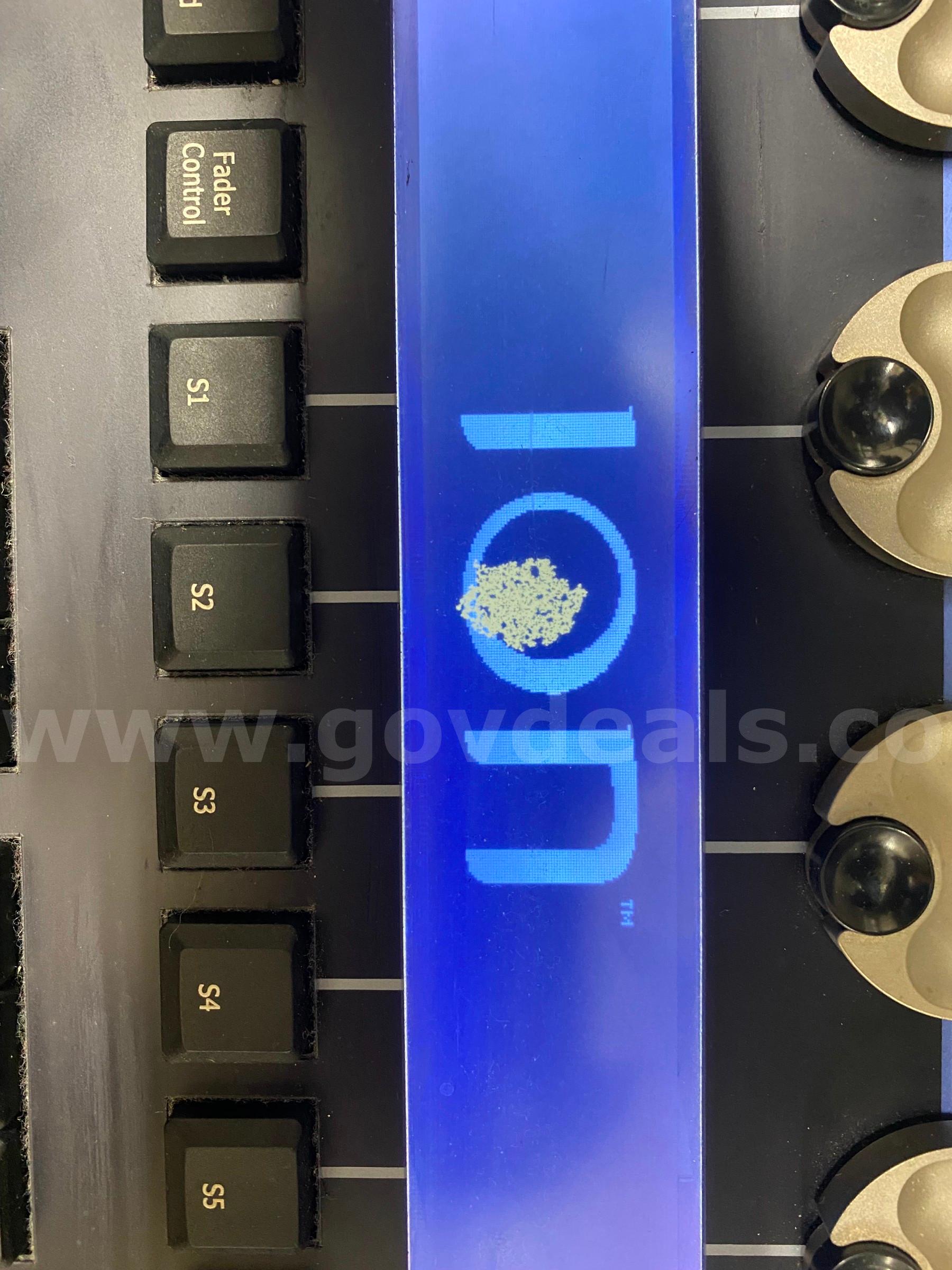 ETC Ion 1000 Classic with ETC 2X20 Universal Fader Wing ETC 1000 Government Surplus Auction - Photo #4