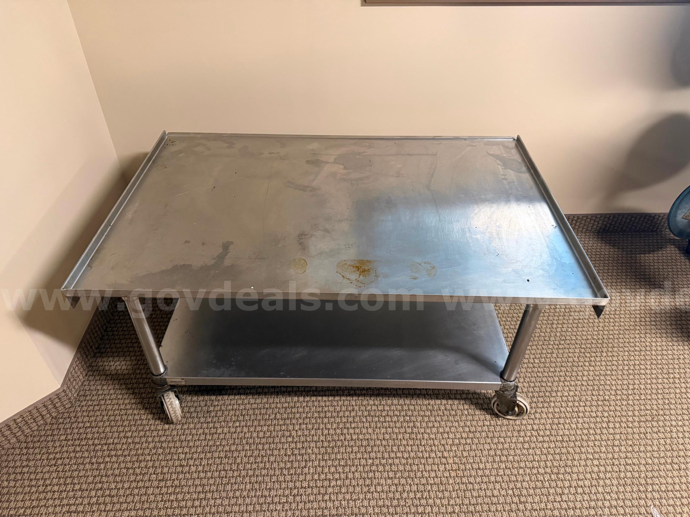 Rolling table cart   Government Surplus Auction - Primary Photo