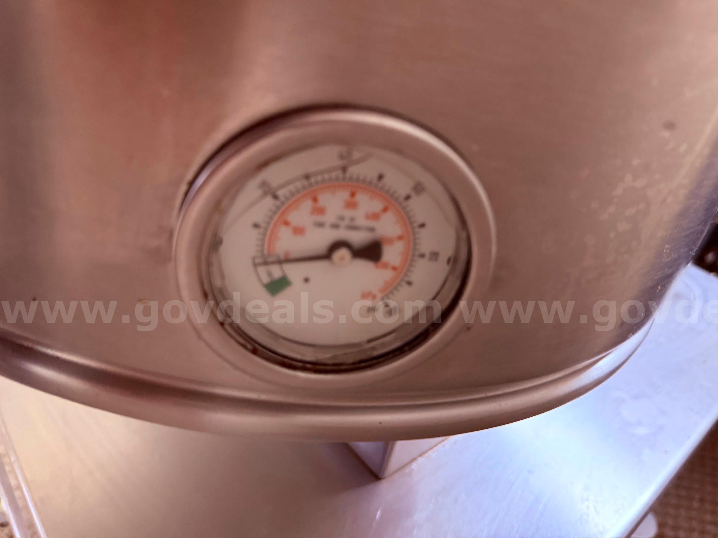 Blodgett Tilting Electric Kettle Blodgett KTT-12E Government Surplus Auction - Photo #6