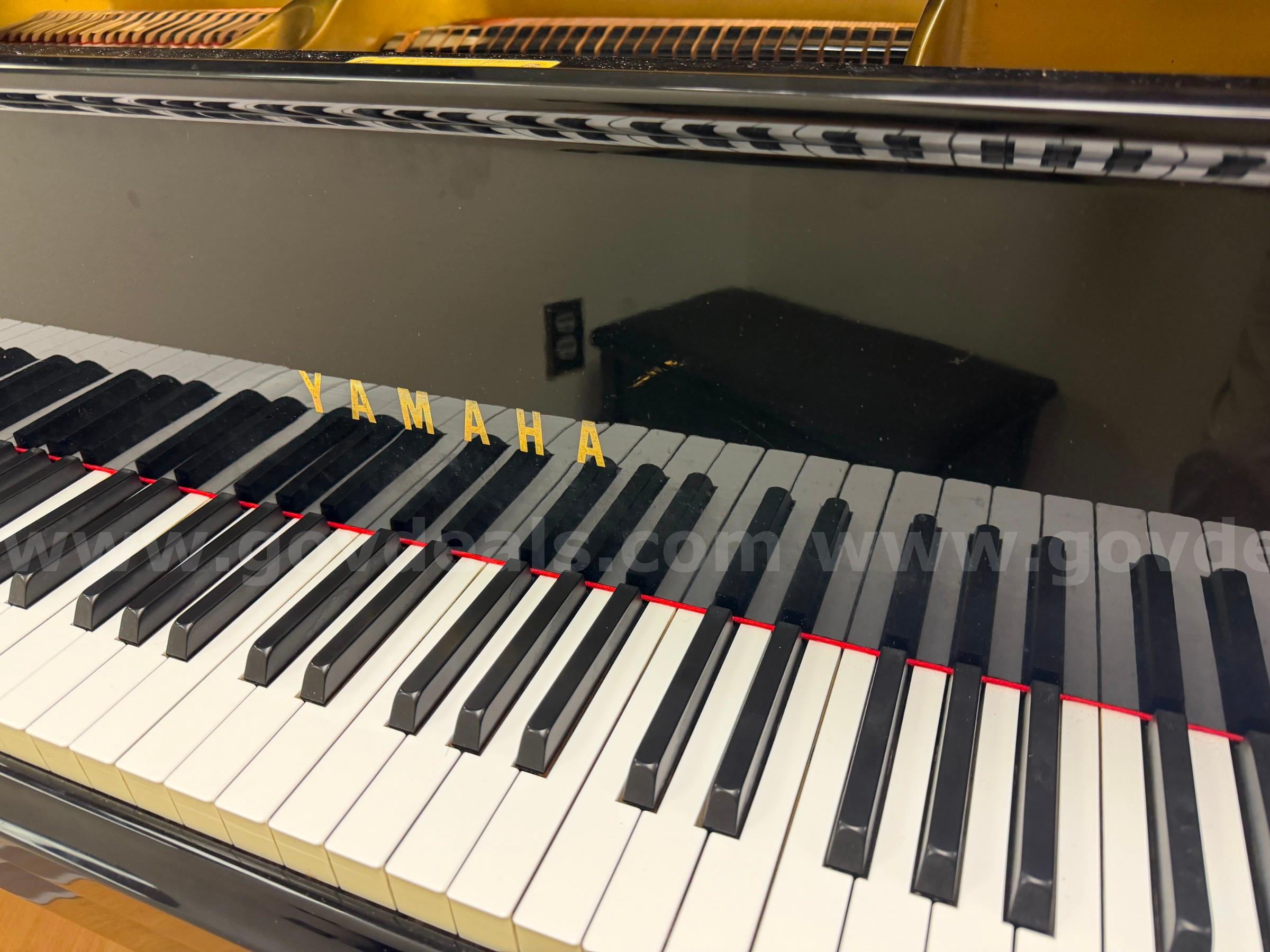 Yamaha Grand Piano Yamaha G2 Government Surplus Auction - Photo #3
