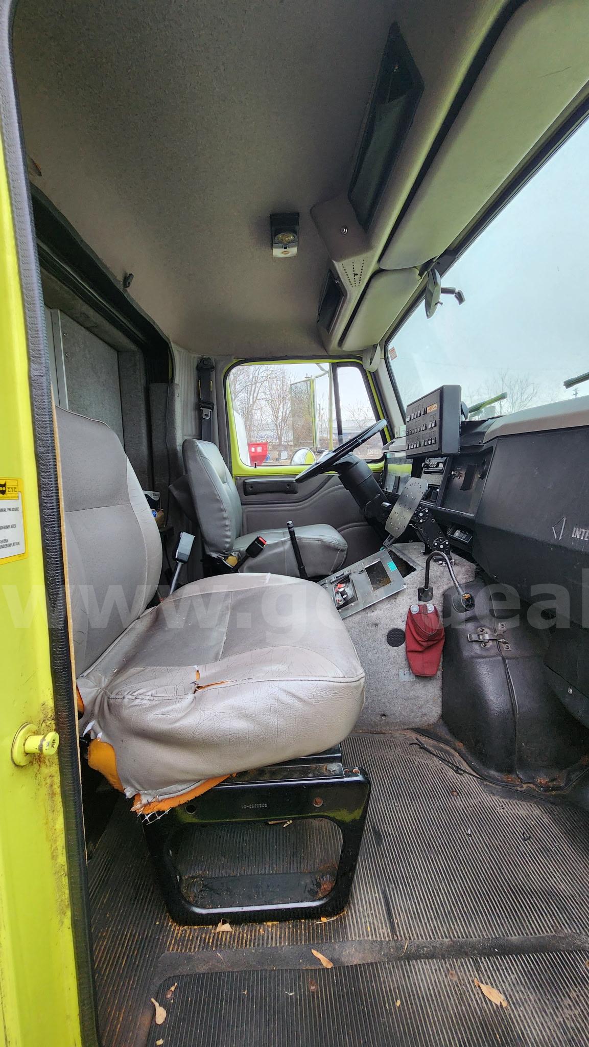 2001 international Durastar International International Government Surplus Auction - Photo #2