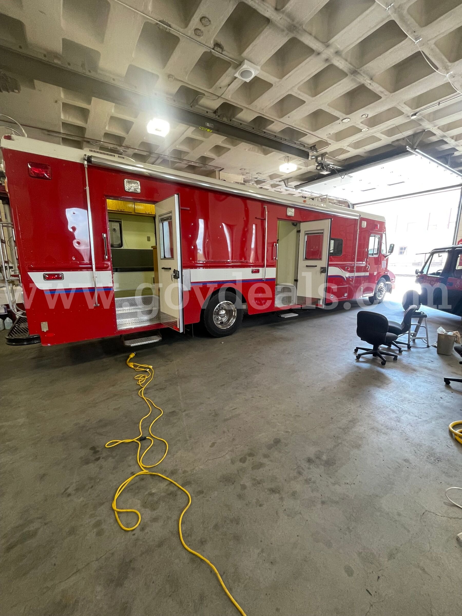 1996 International 1652 SC Command Center