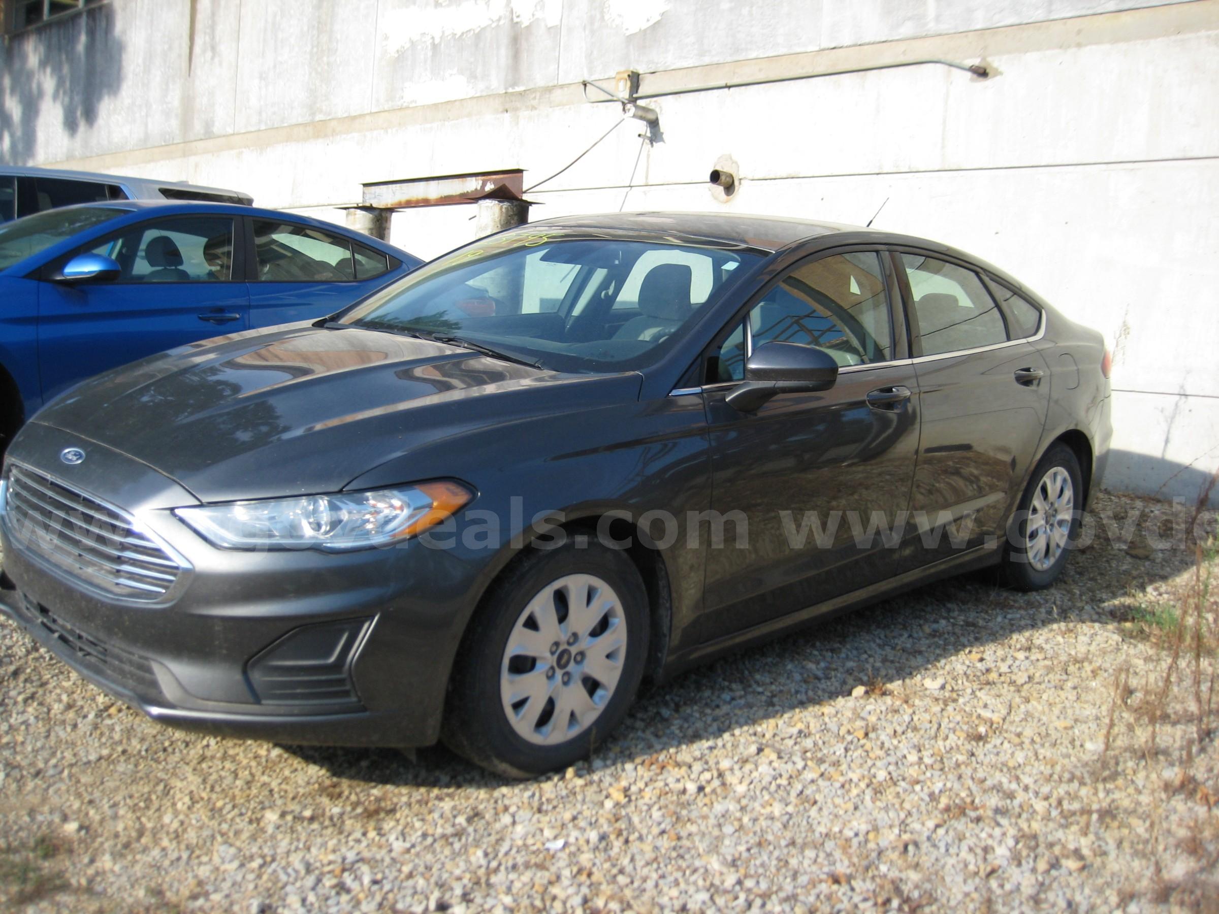 2019 Ford Fusion Ford Fusion Government Surplus Auction - Photo #3